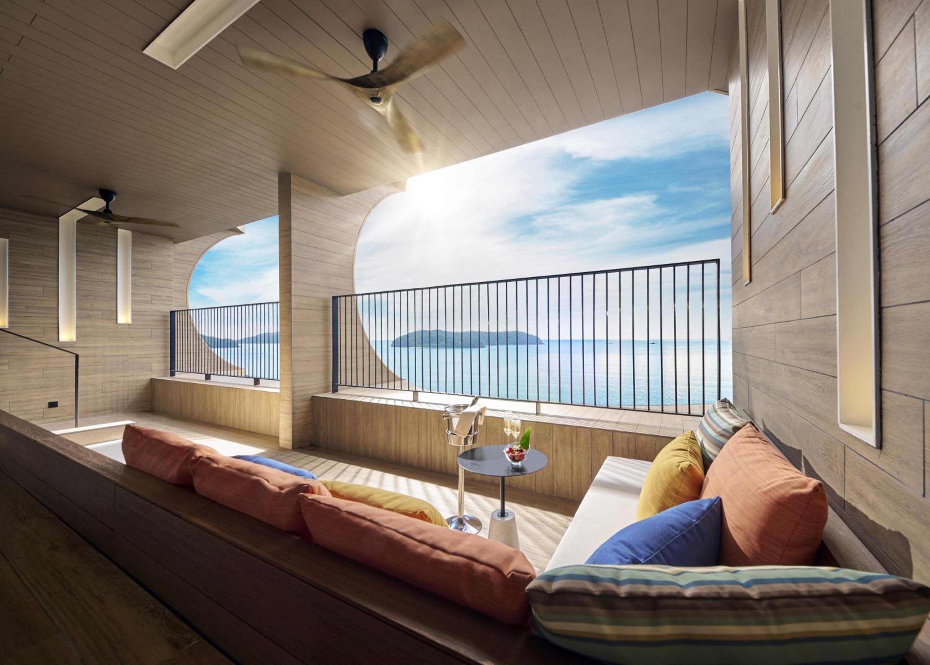 Premier Ocean View Suite - Photo 2