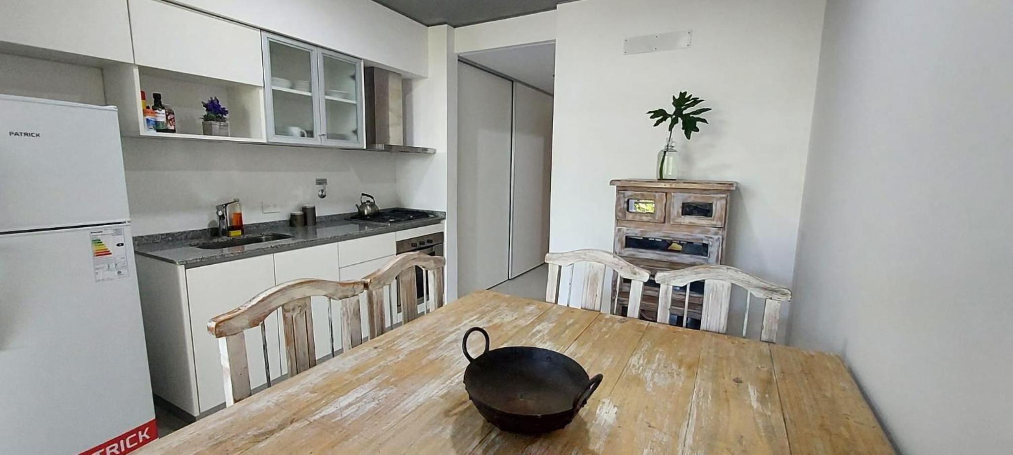 One-Bedroom Apartment photo 2