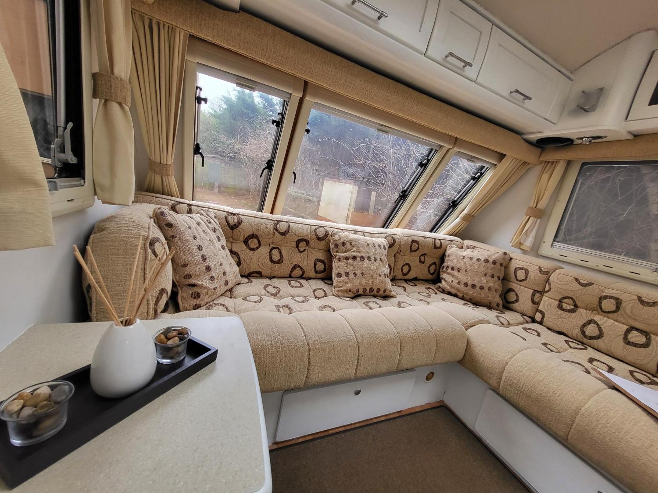 Caravan - Photo 17