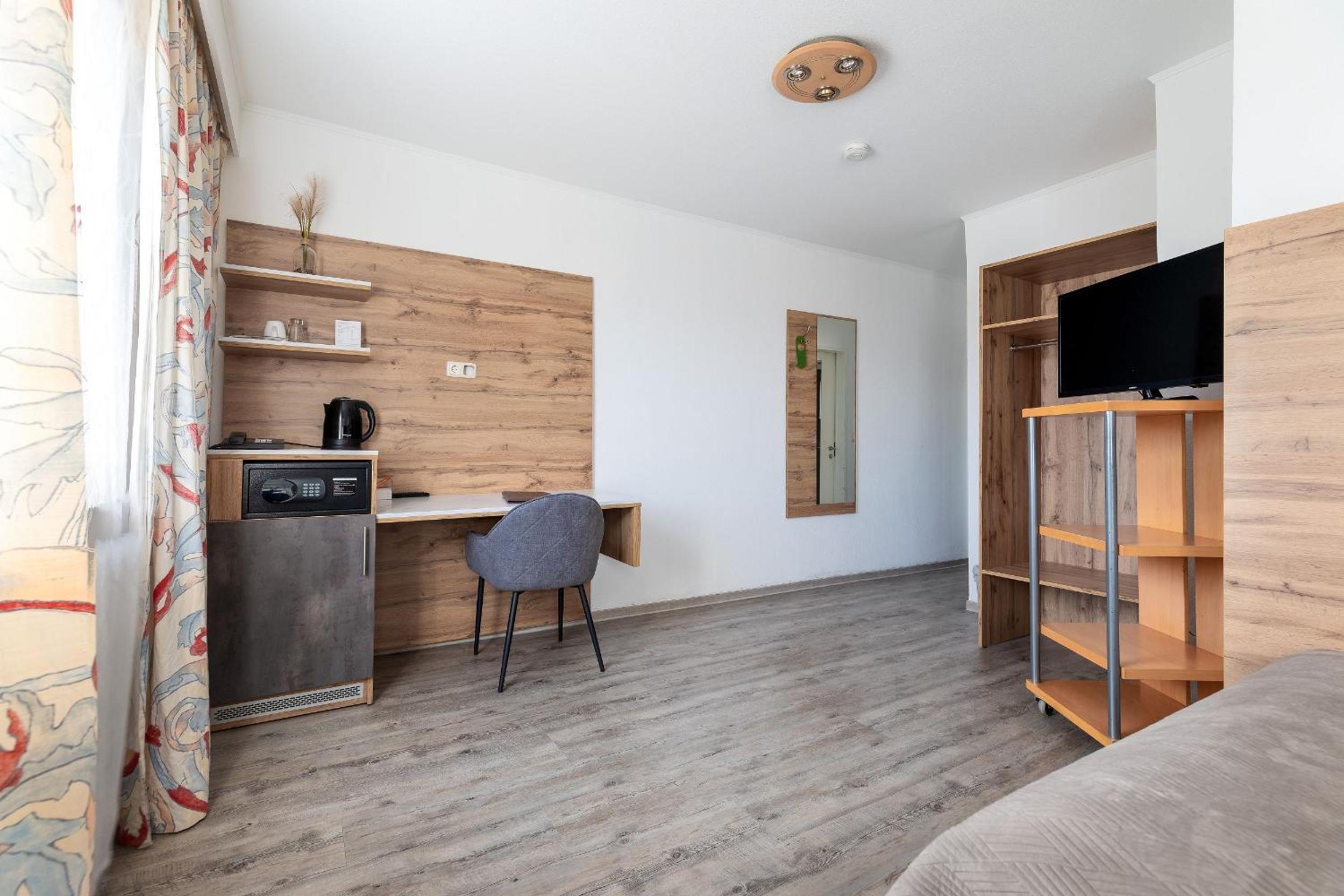 Large Single Room