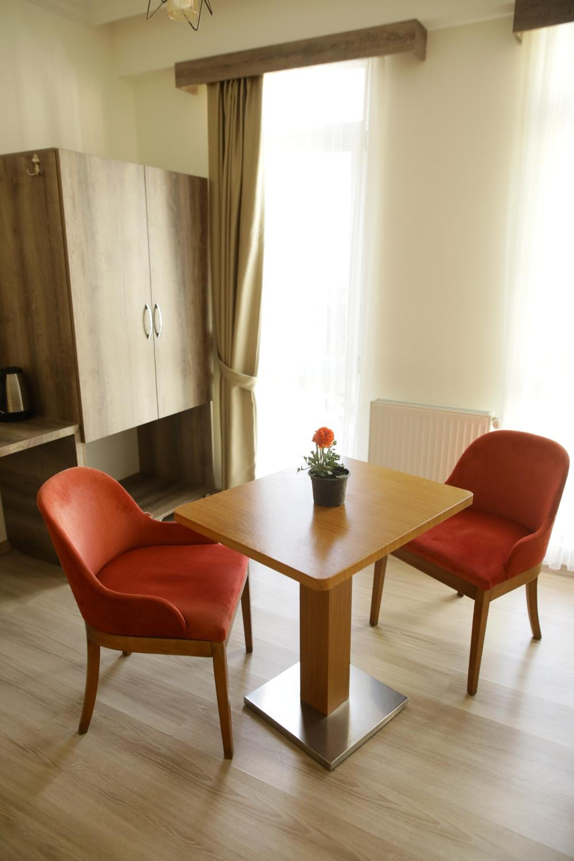 Standard King Room photo 3