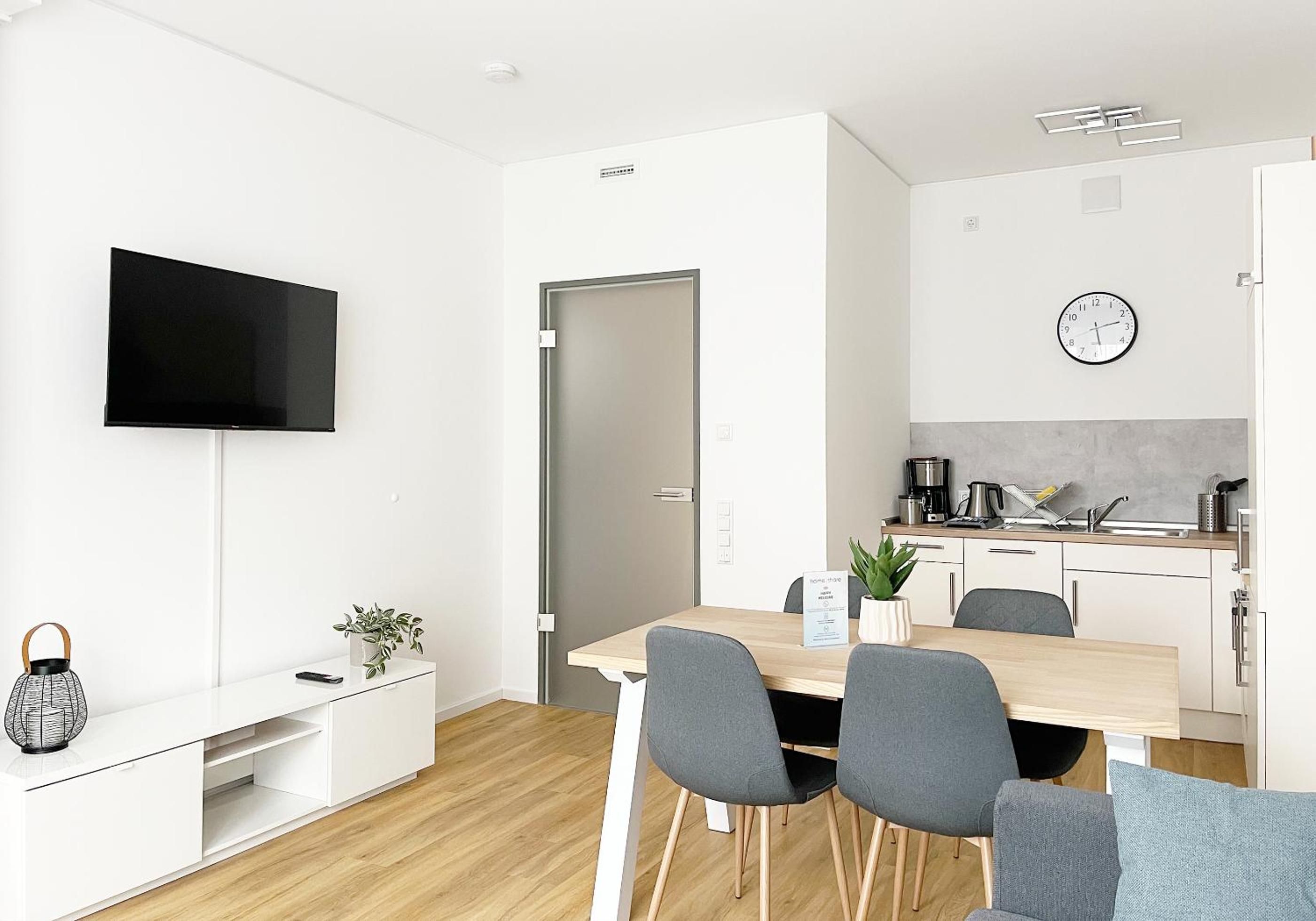 Superior One-Bedroom Apartment with Balcony