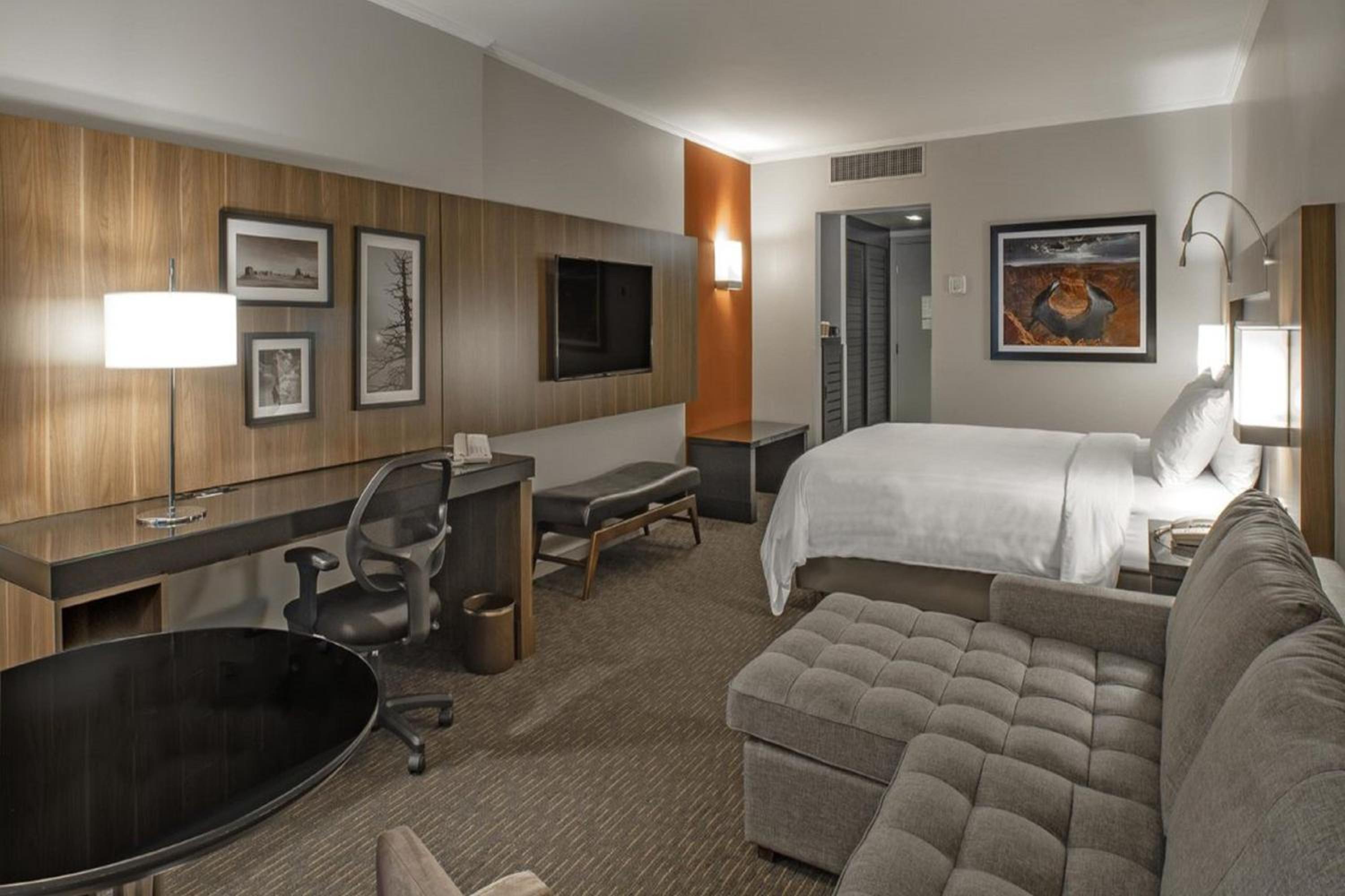 Junior King Suite - Lounge Access