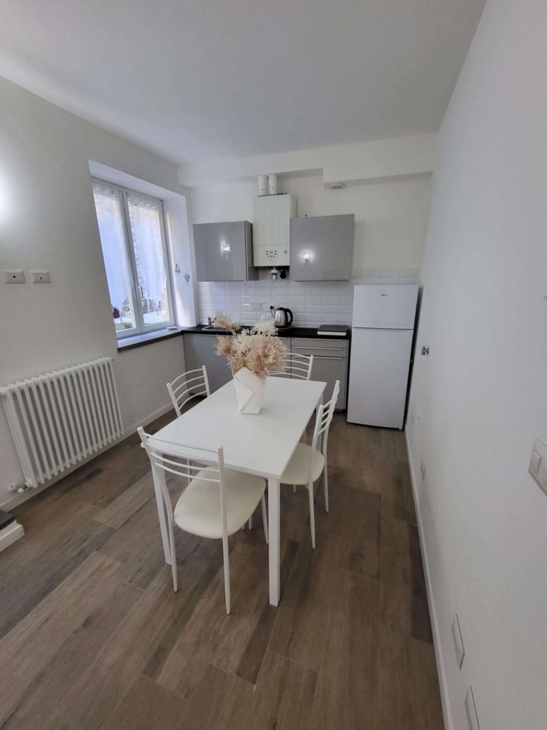 One-Bedroom Apartment - Photo 6