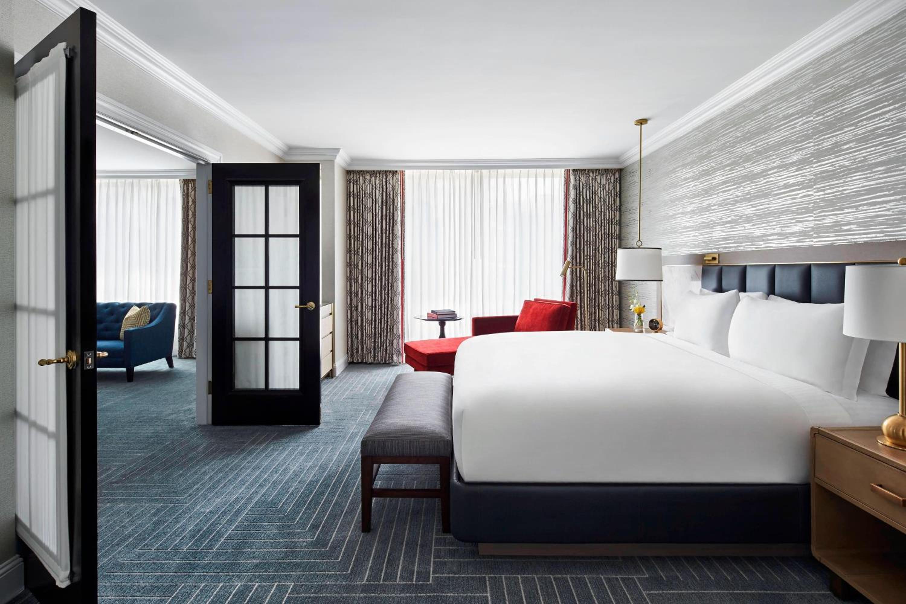 Club Level One-Bedroom King or Double Suite - Photo 8