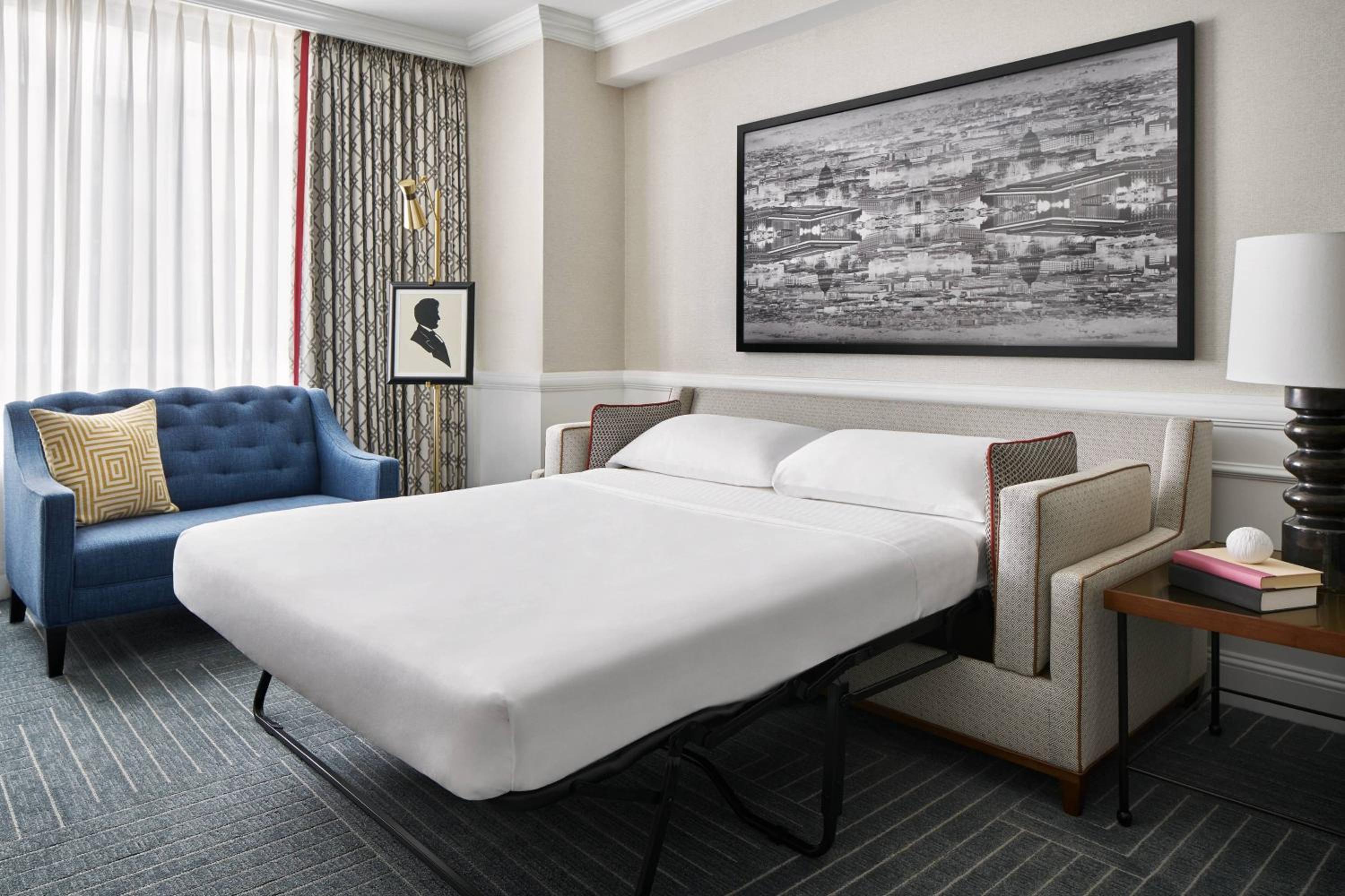 One-Bedroom King Suite with Sofa Bed - Photo 6