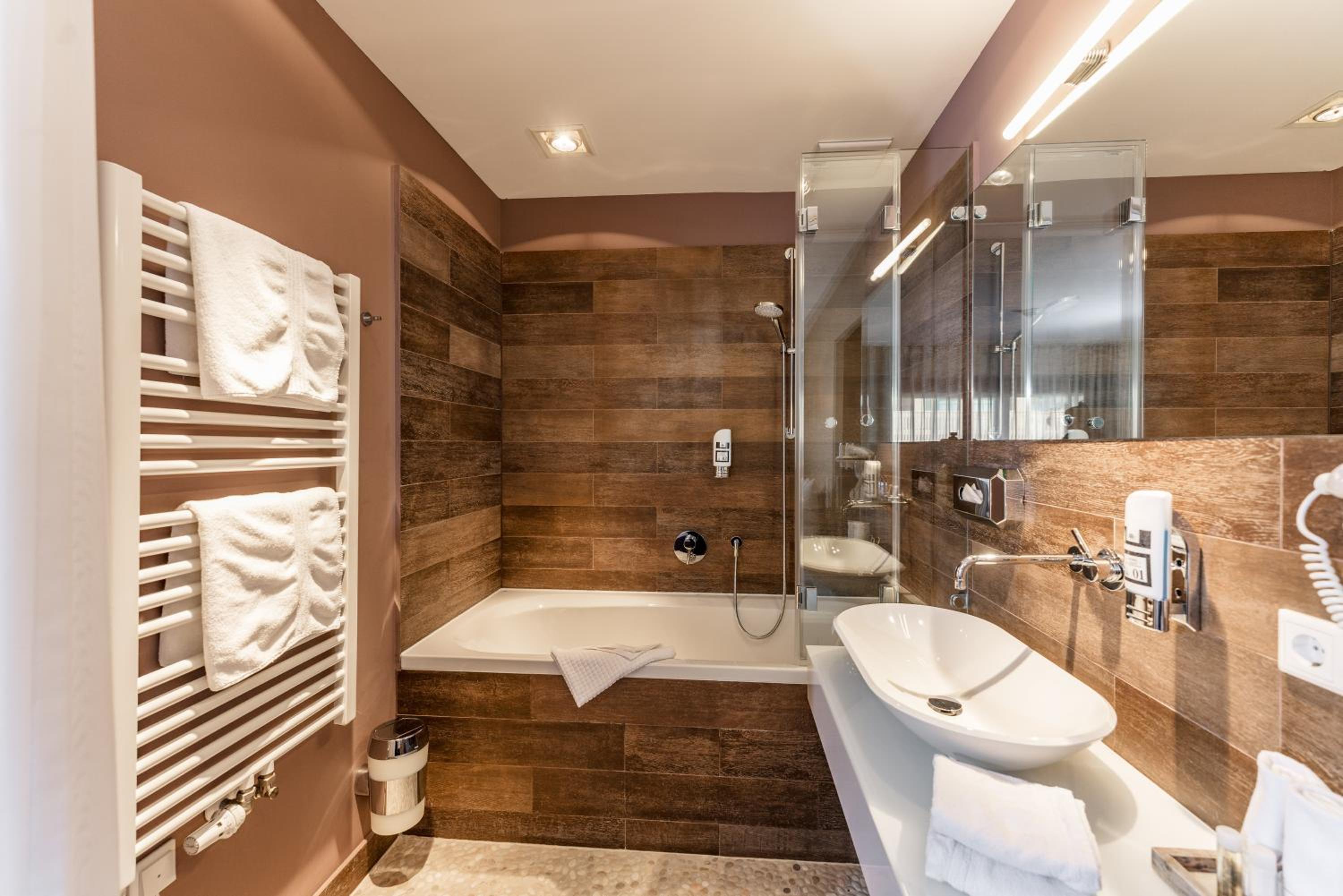 Junior Suite with Balcony photo 2