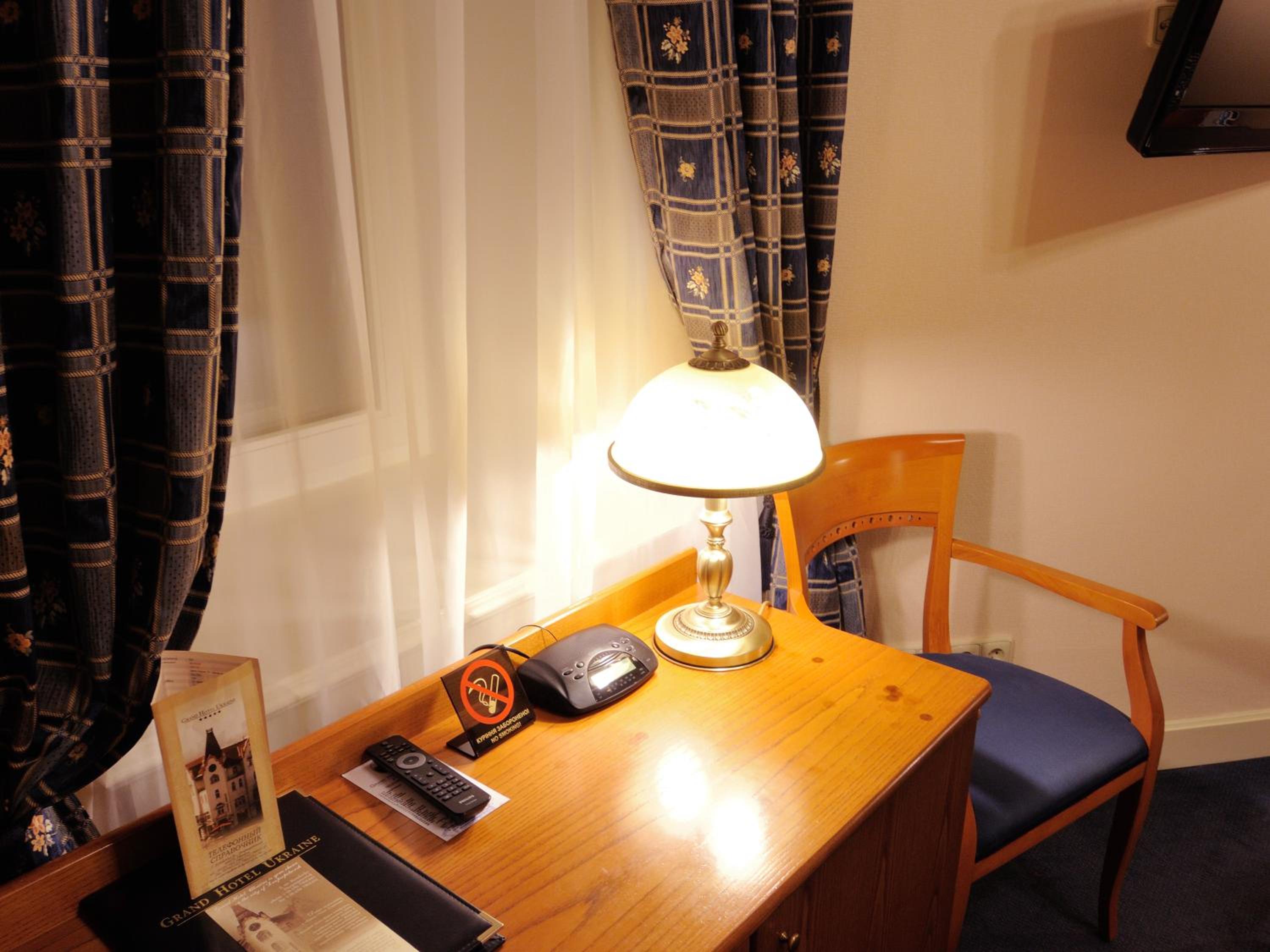 Standard King Room photo 3