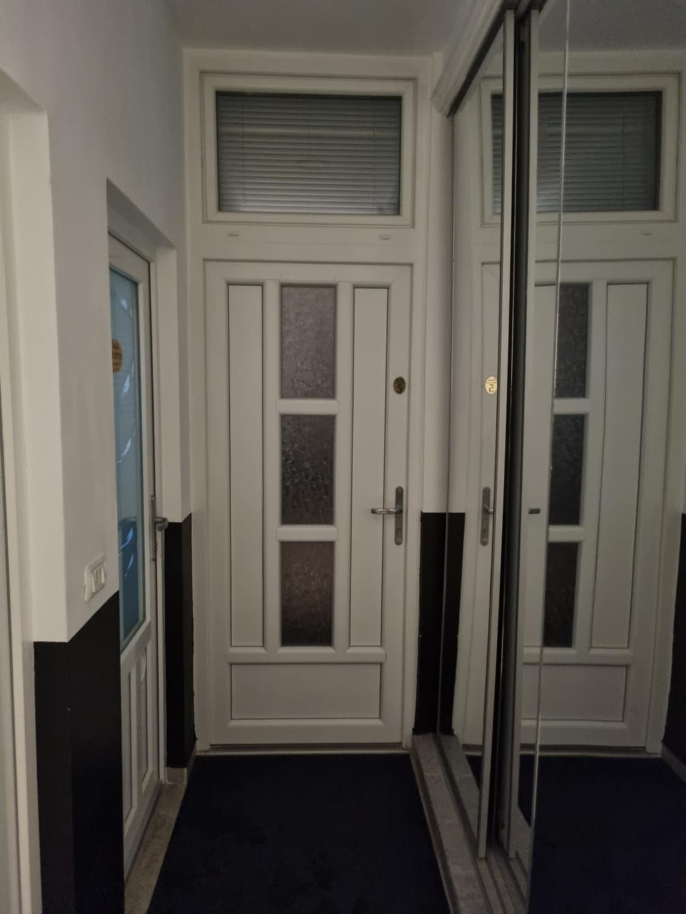 Double Room with Private Bathroom - Photo 8