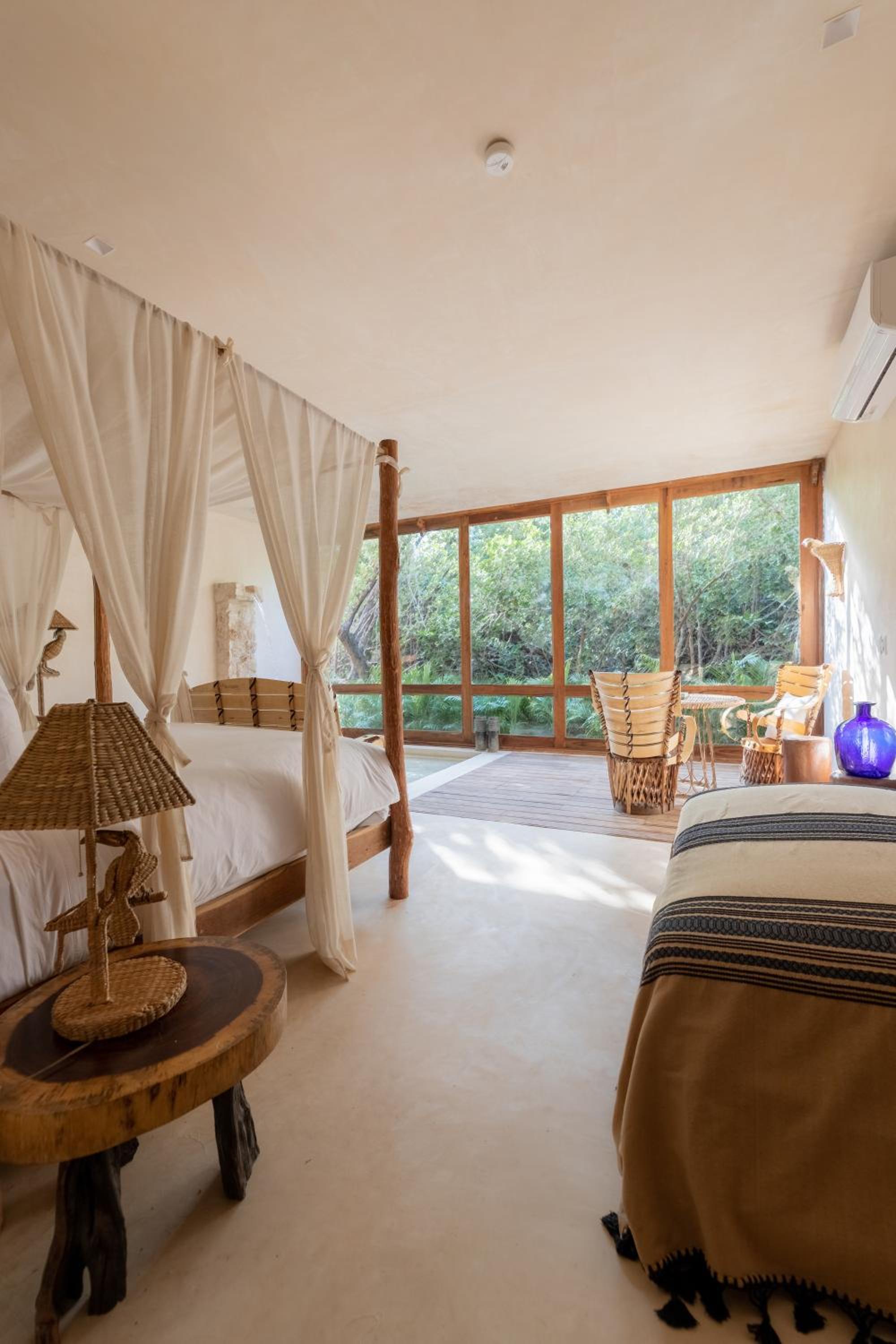 Signature Suite Lower- Jungle side