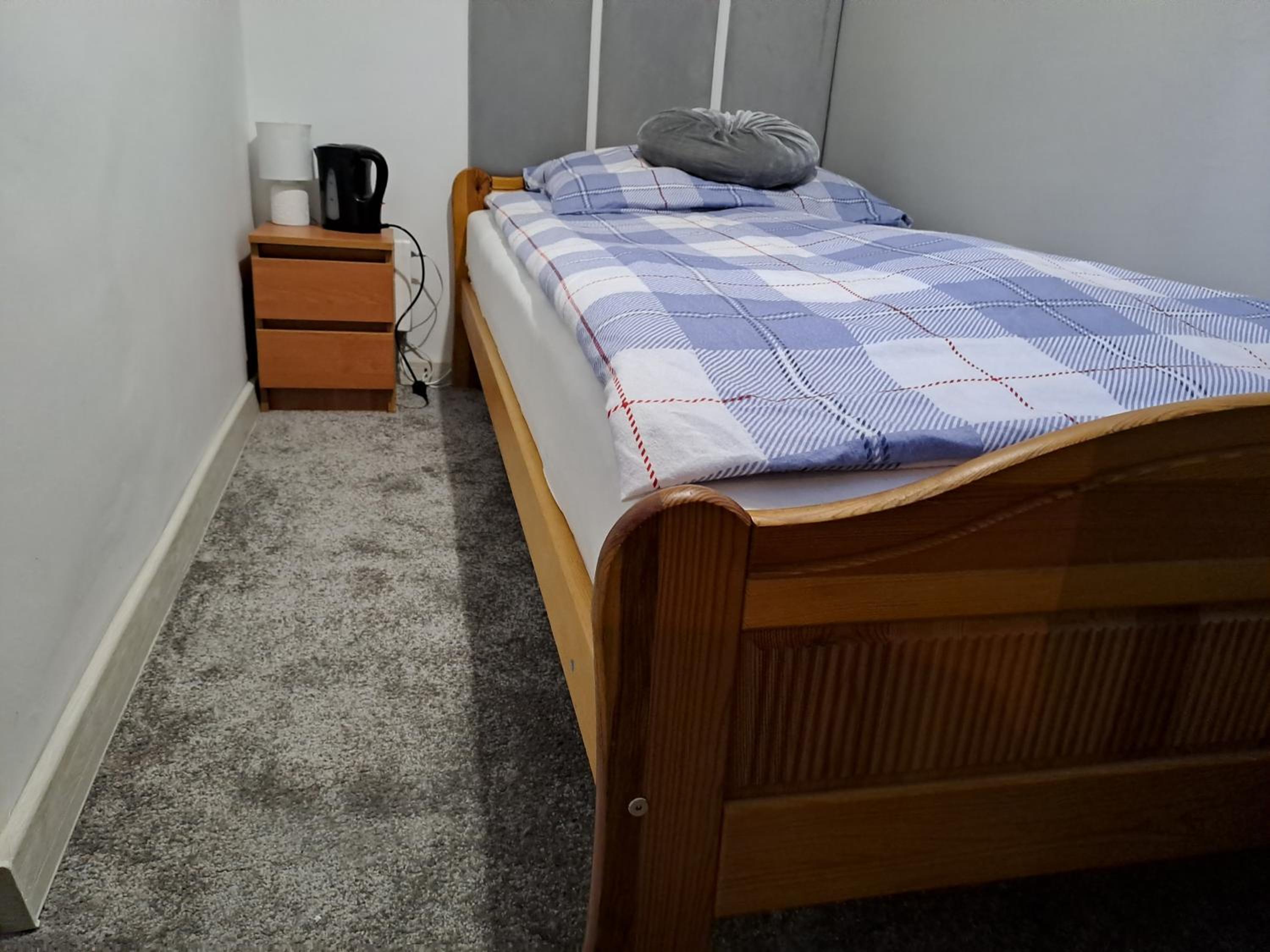 Small Single Room photo 3