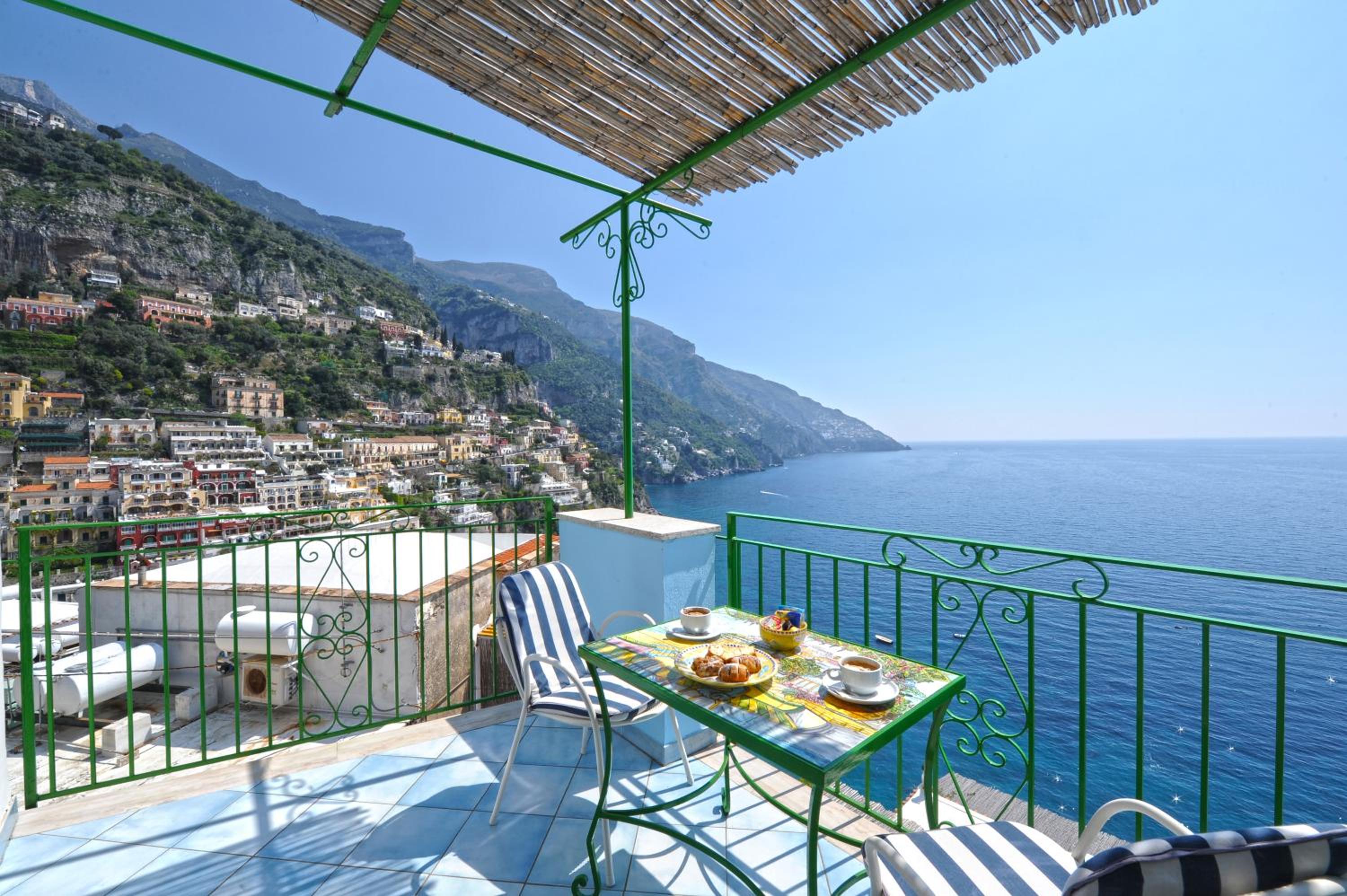 Deluxe Double or Twin Room with Sea View - Photo 10