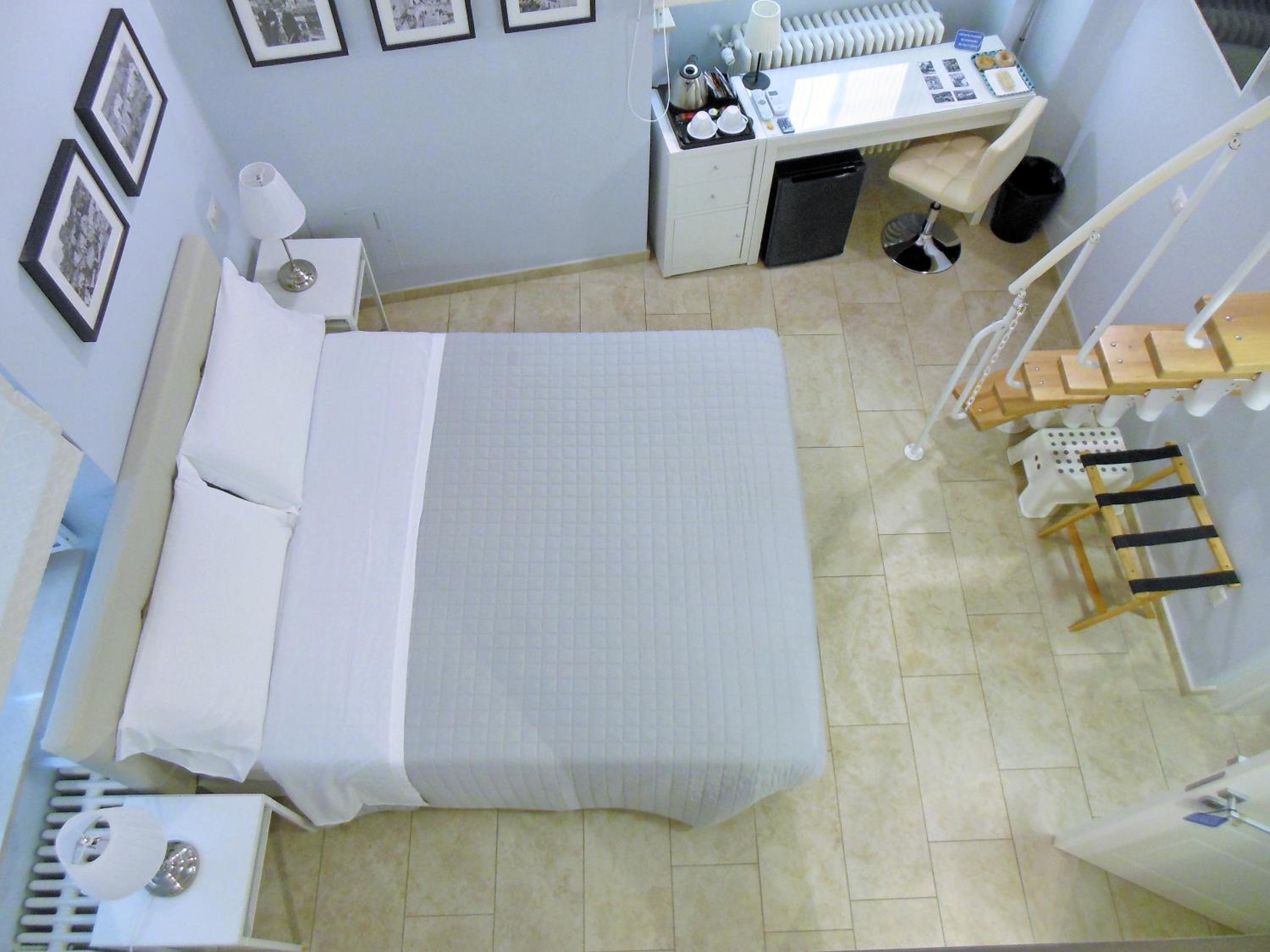 Suite - Photo 8