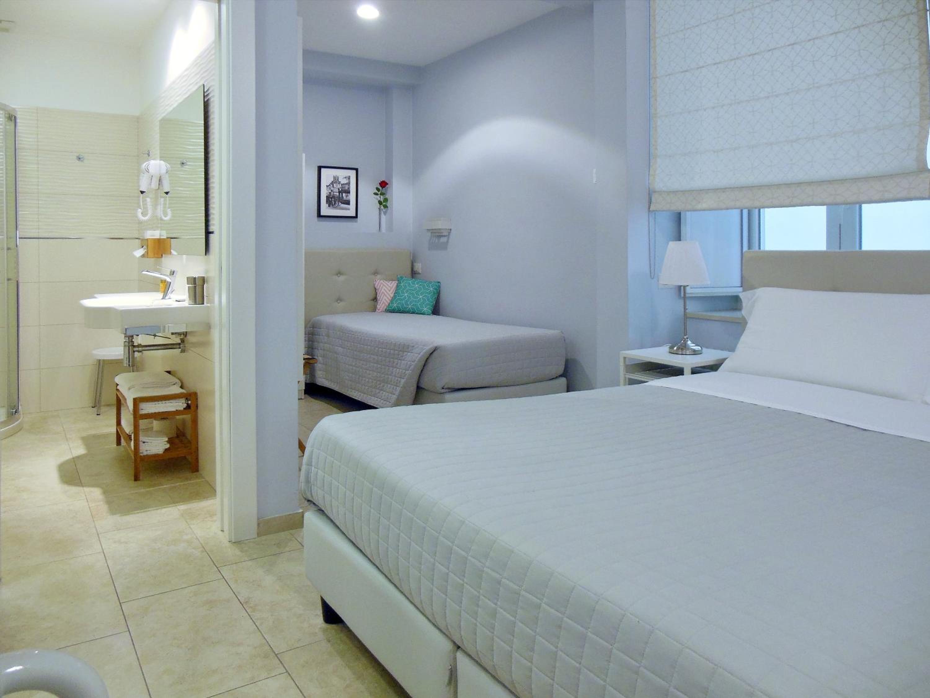 Superior Triple Room - Photo 17