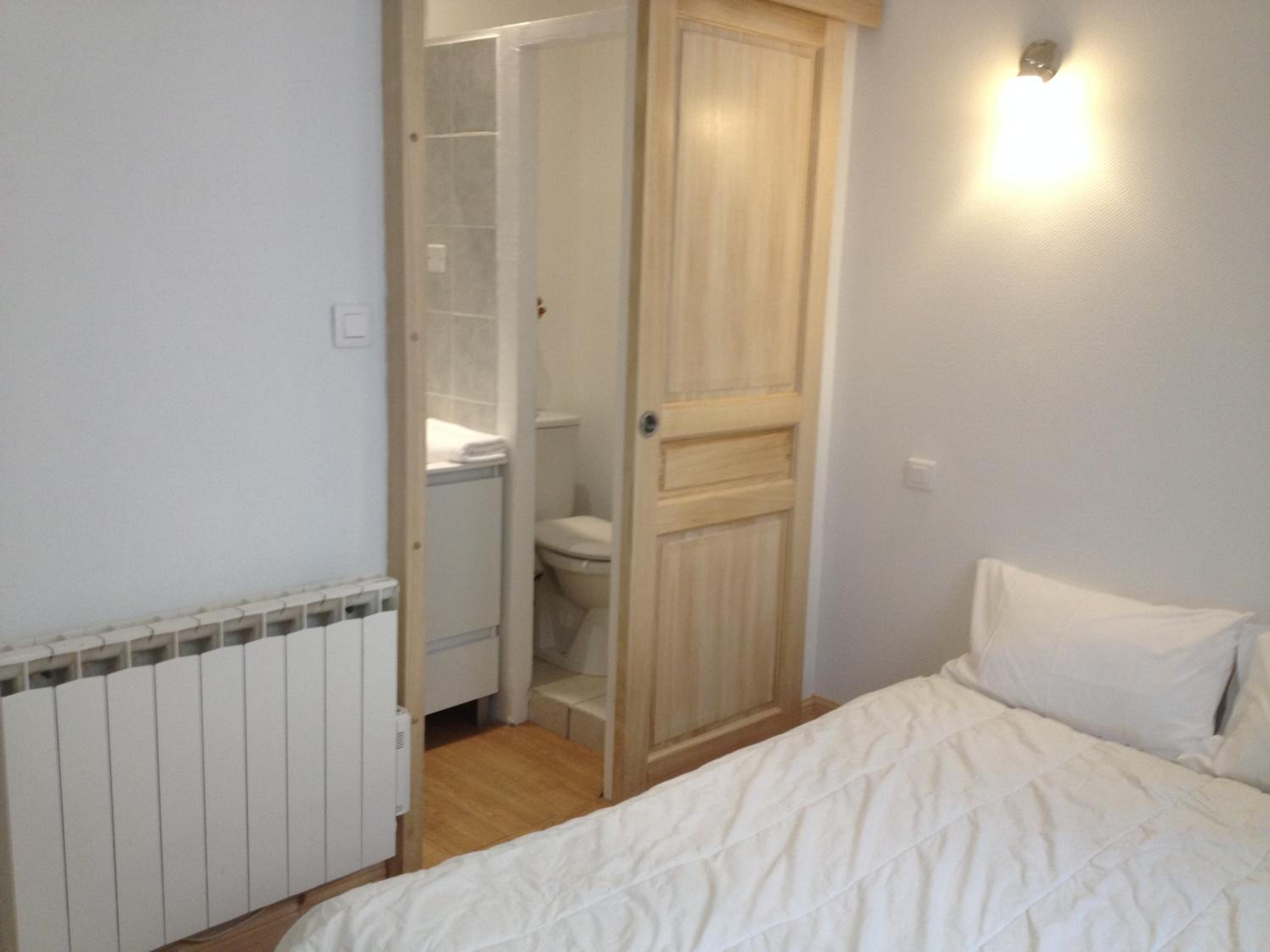 Classic Double Room - Photo 4