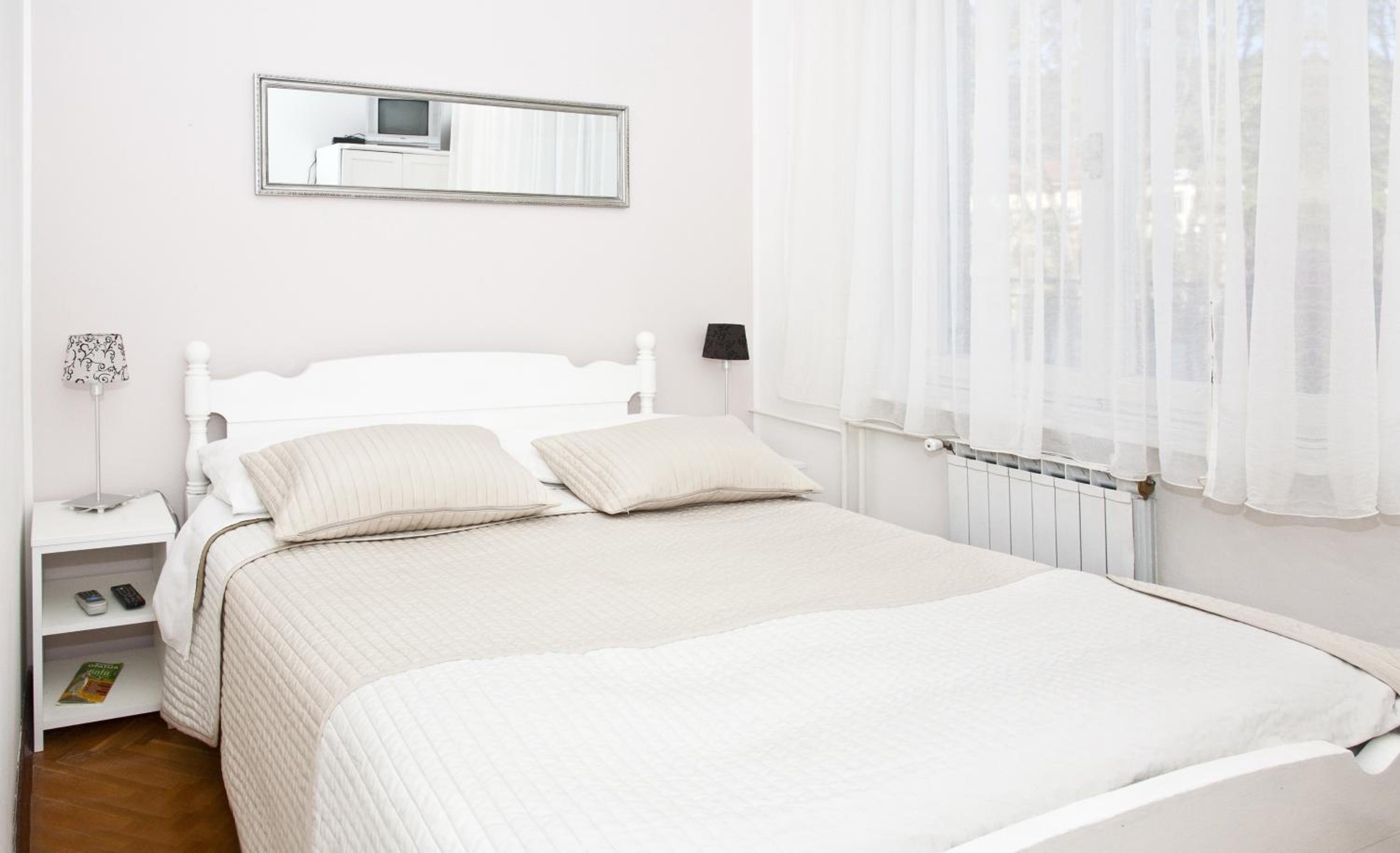 Double Room with Private Bathroom photo 1
