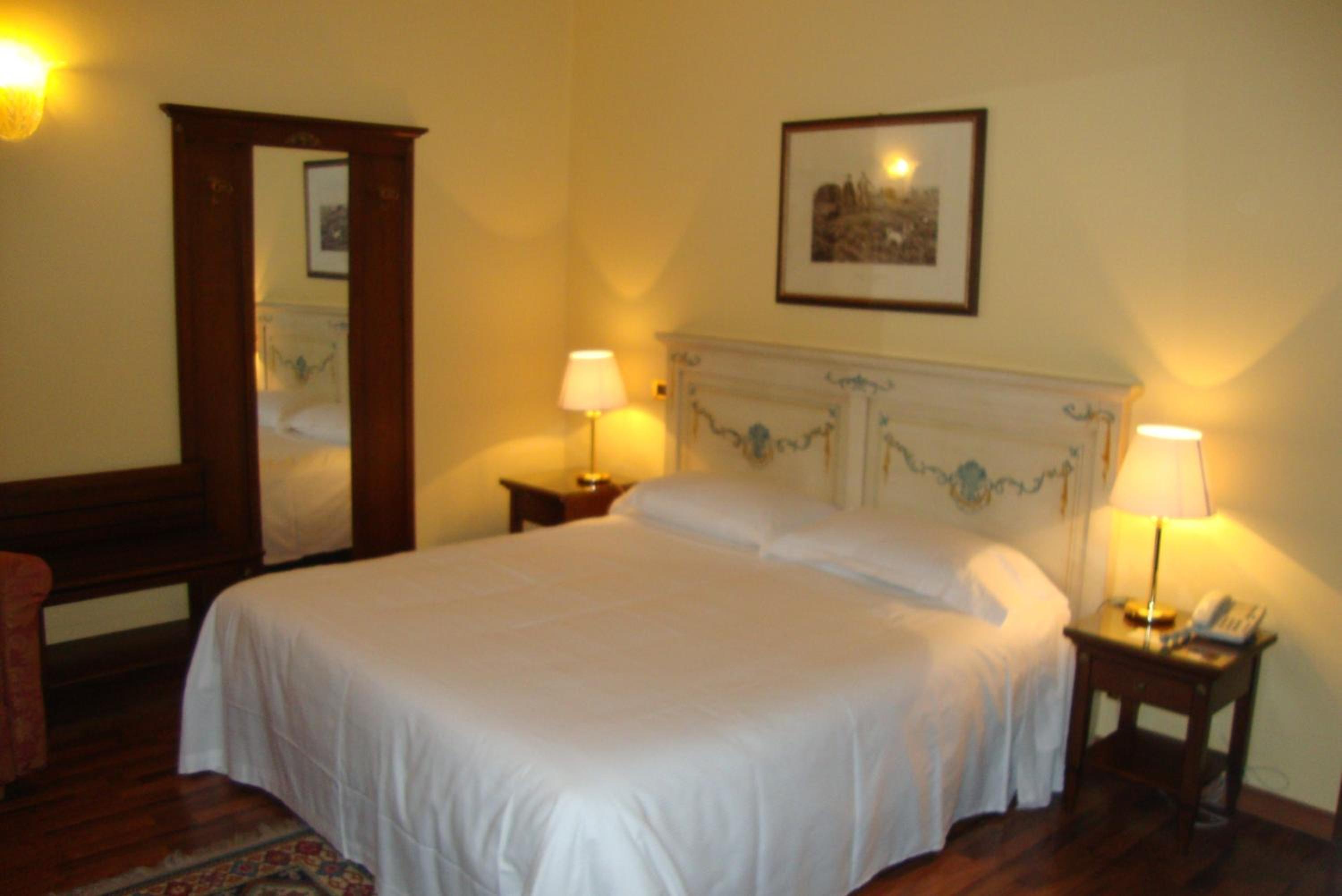 Double Room - Photo 9