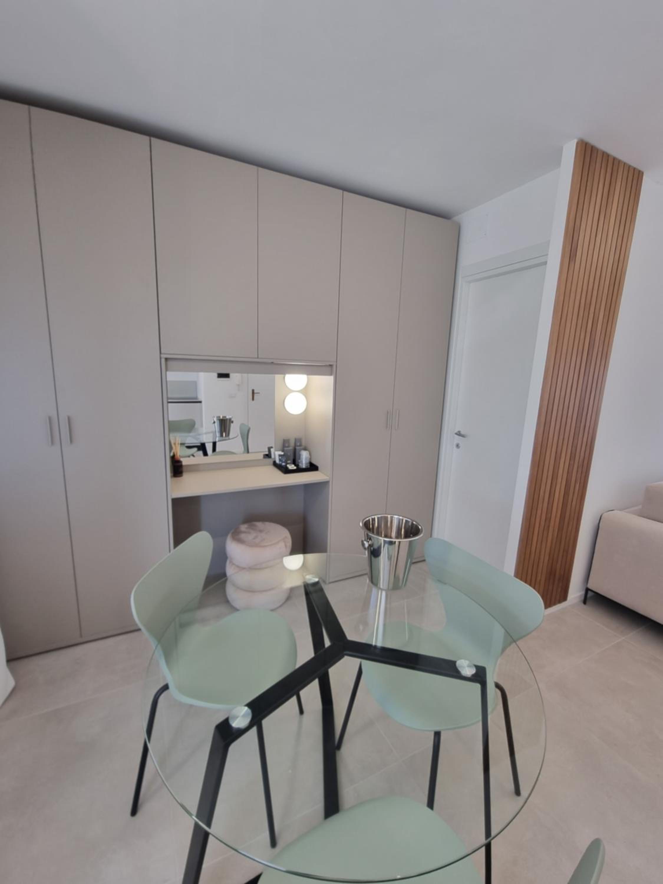 Superior Suite with Sea View - Photo 7