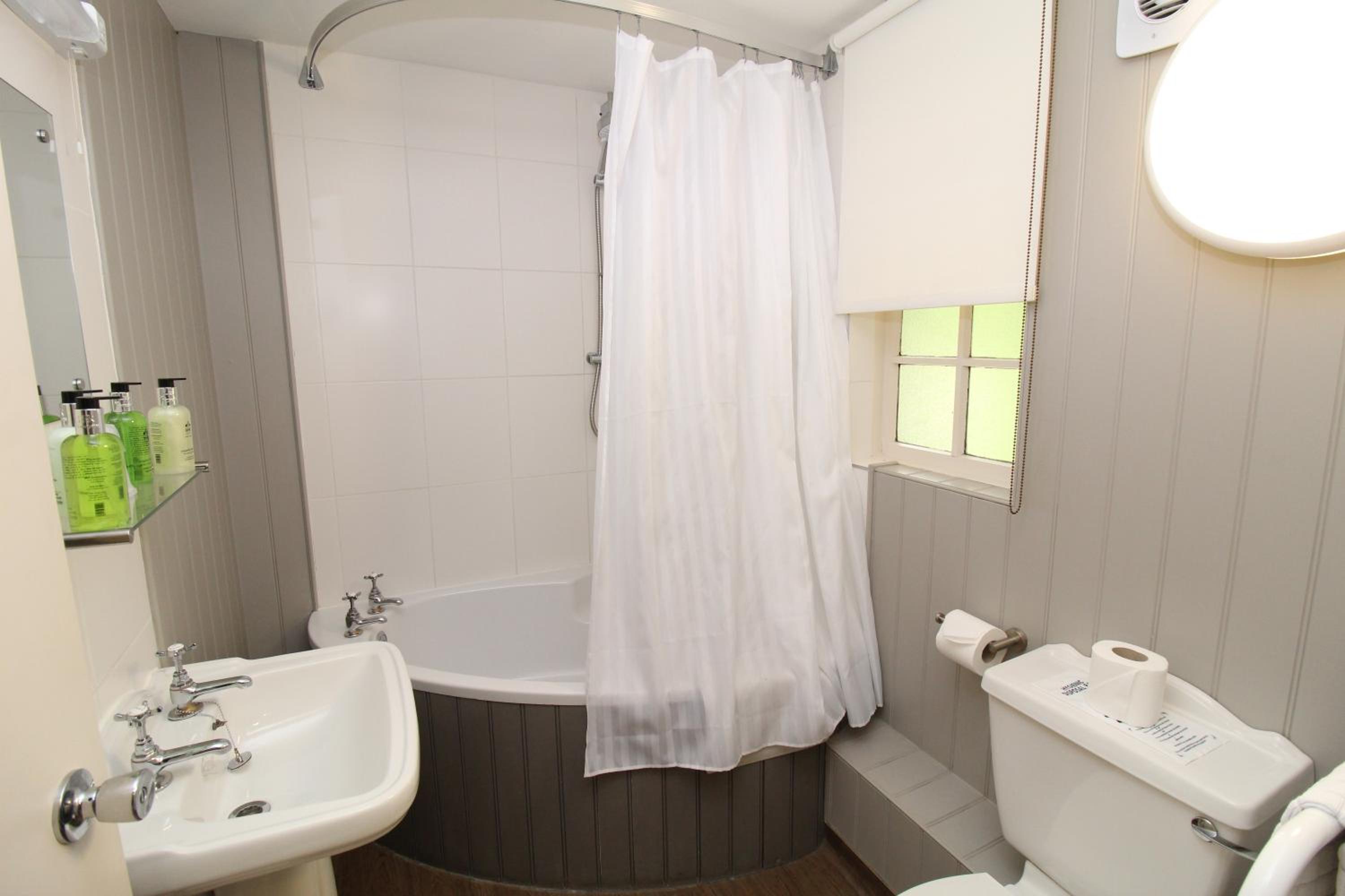 Superior Double Or Twin Room photo 3