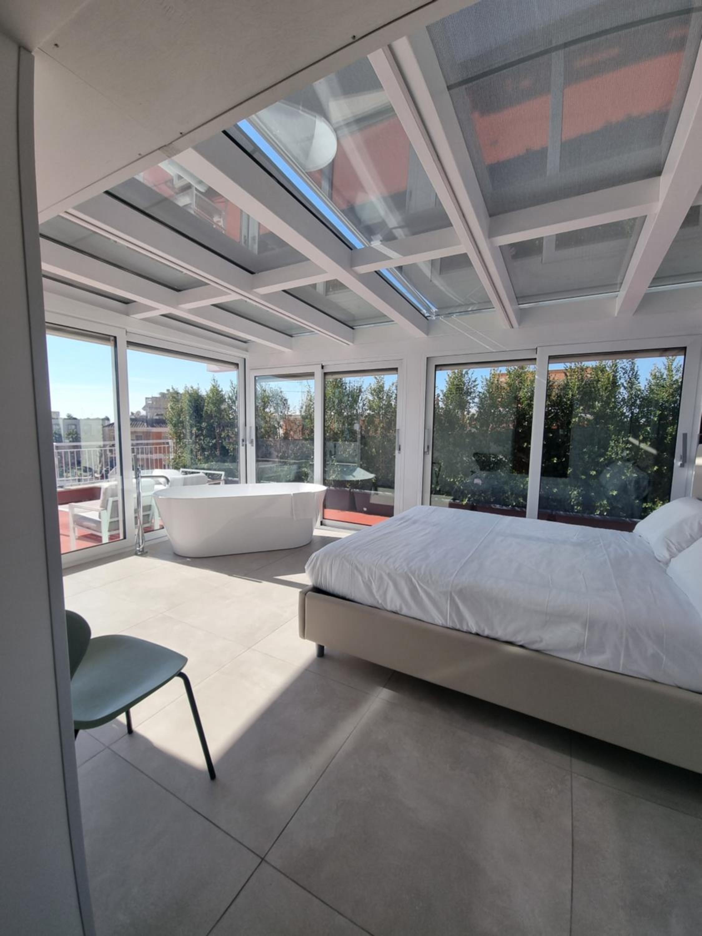 Superior Suite with Sea View - Photo 3
