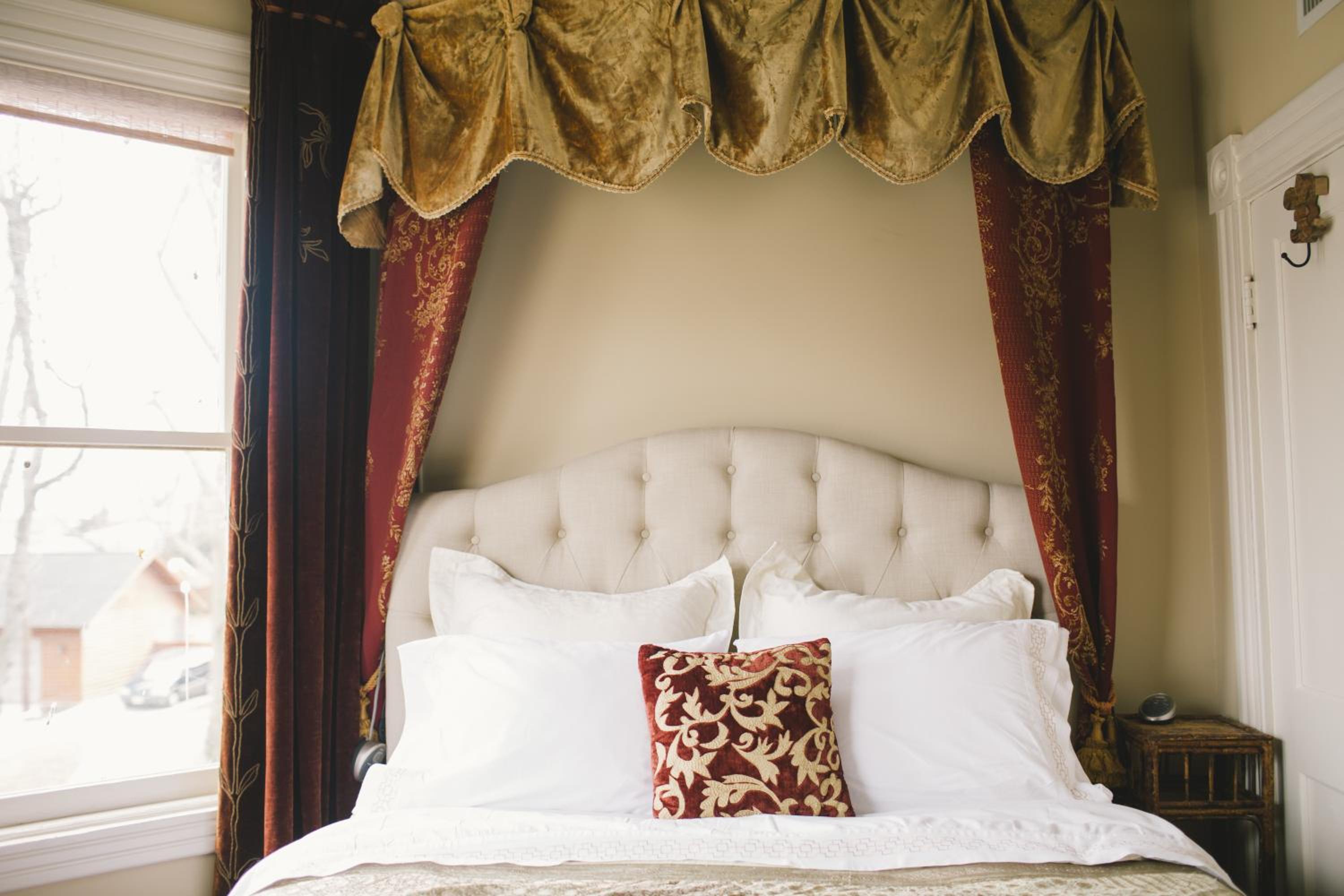 Deluxe Queen Room: The  Ross Room photo 3
