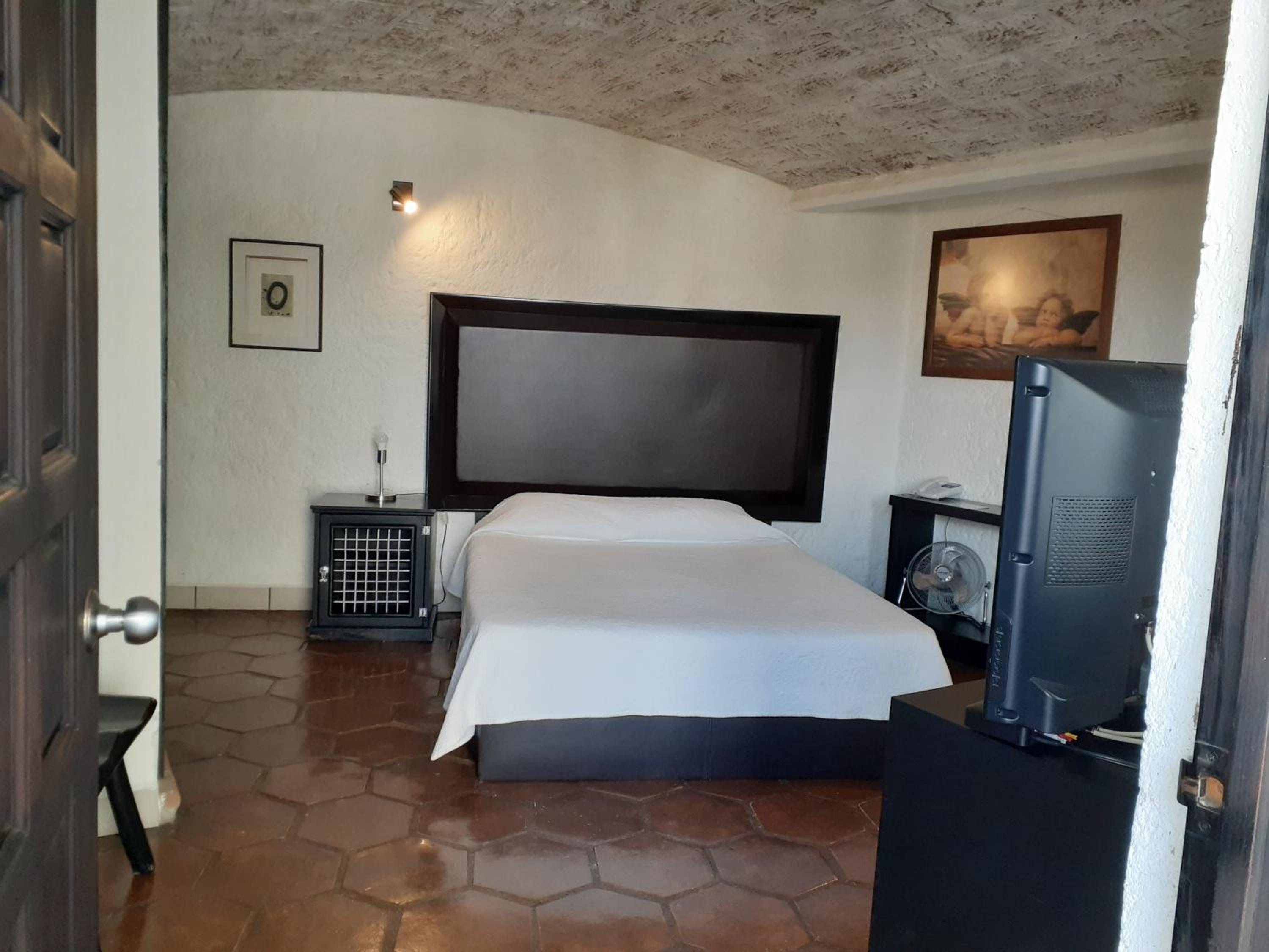 Queen Room photo 3