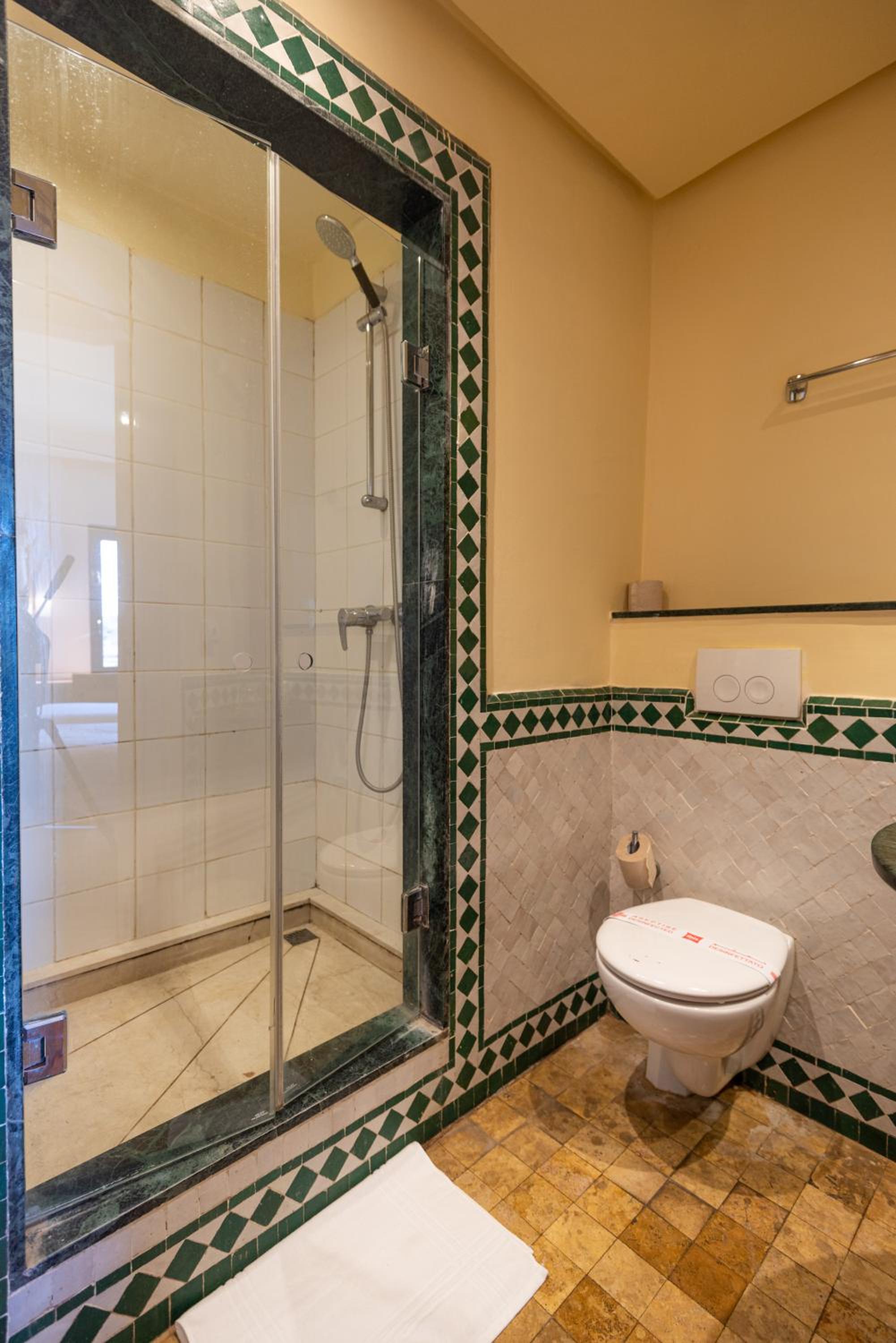 Standard Double Room - Photo 5