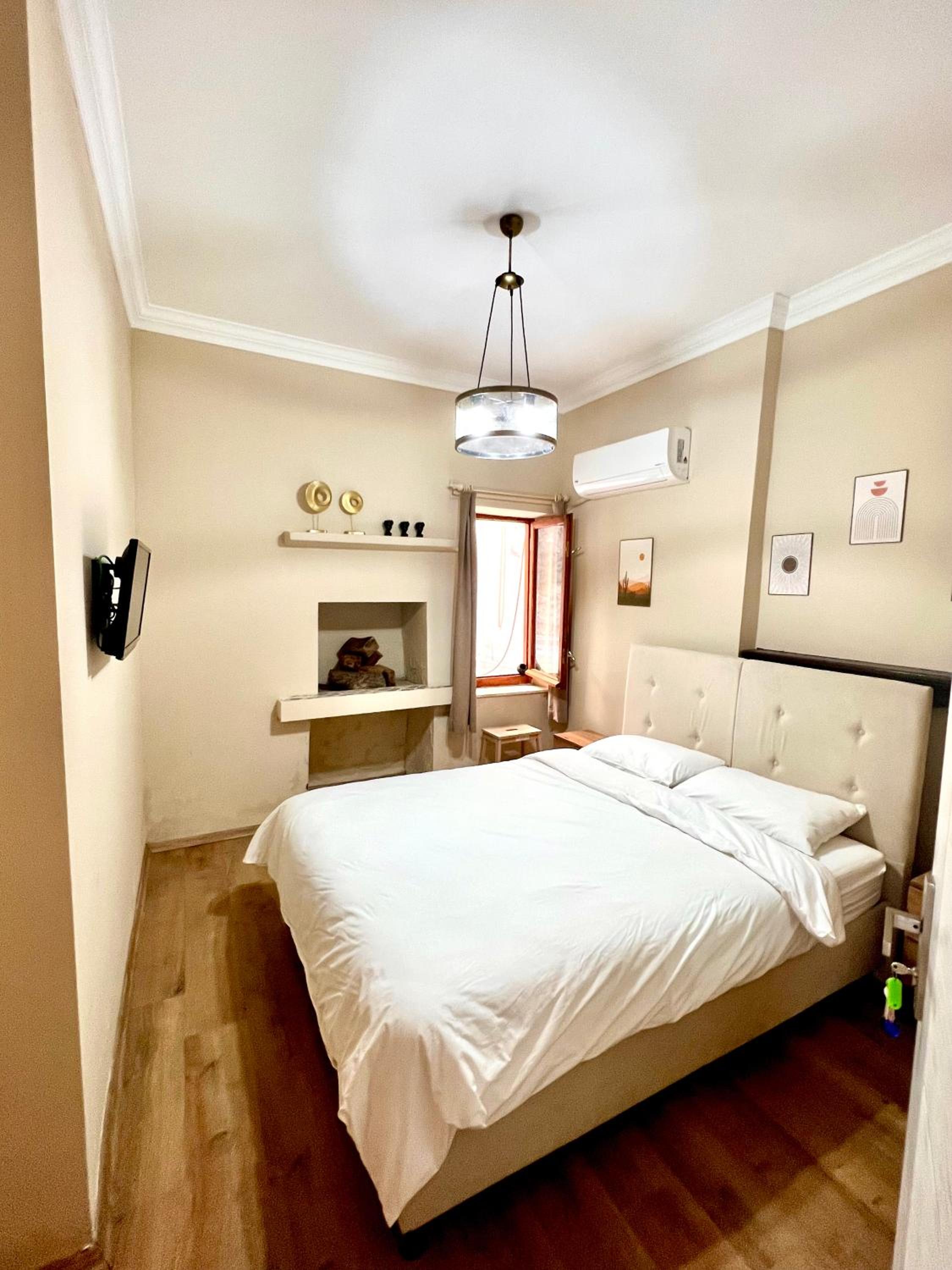 Double Room - Photo 15