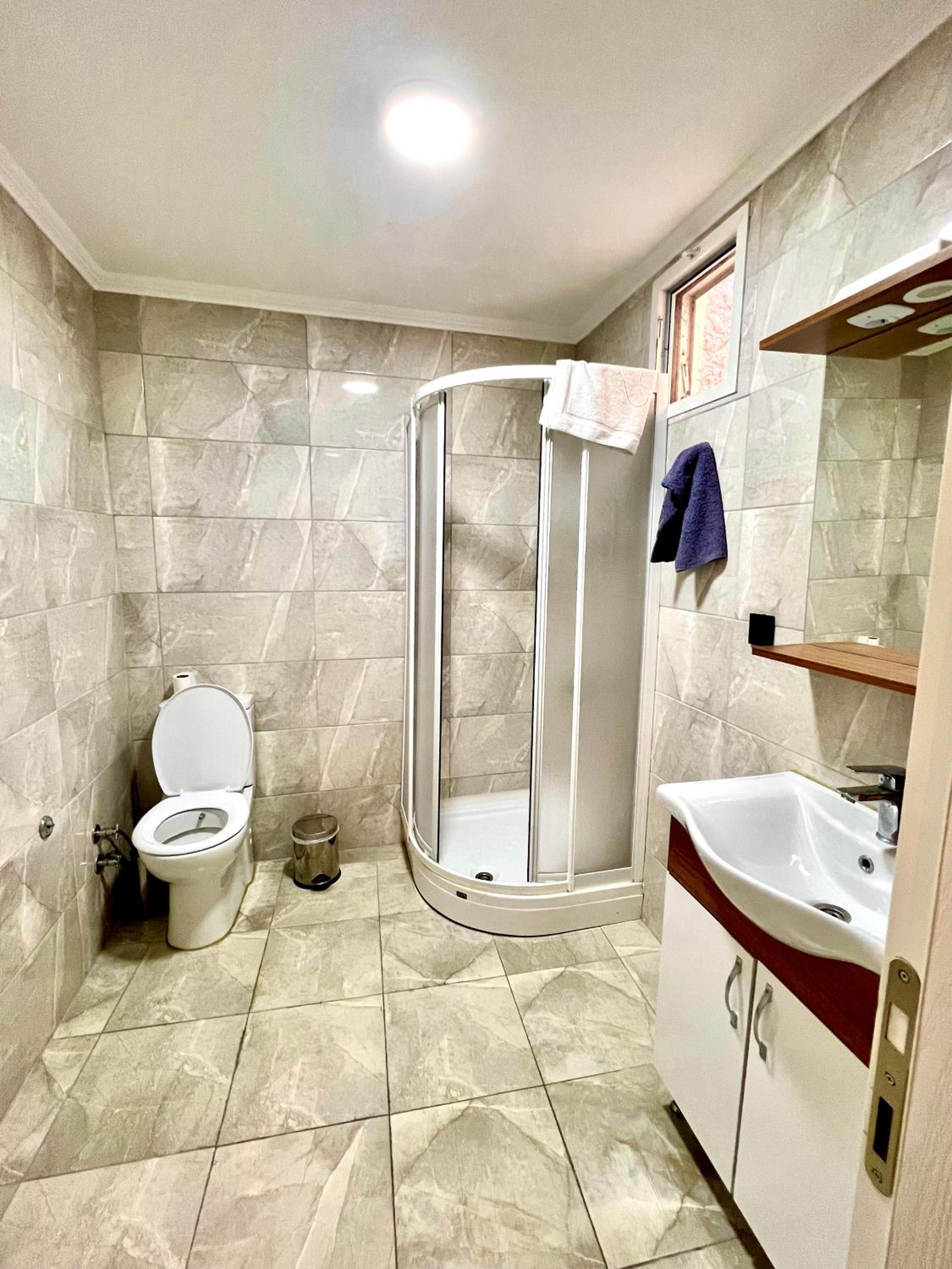 Double Room - Photo 8
