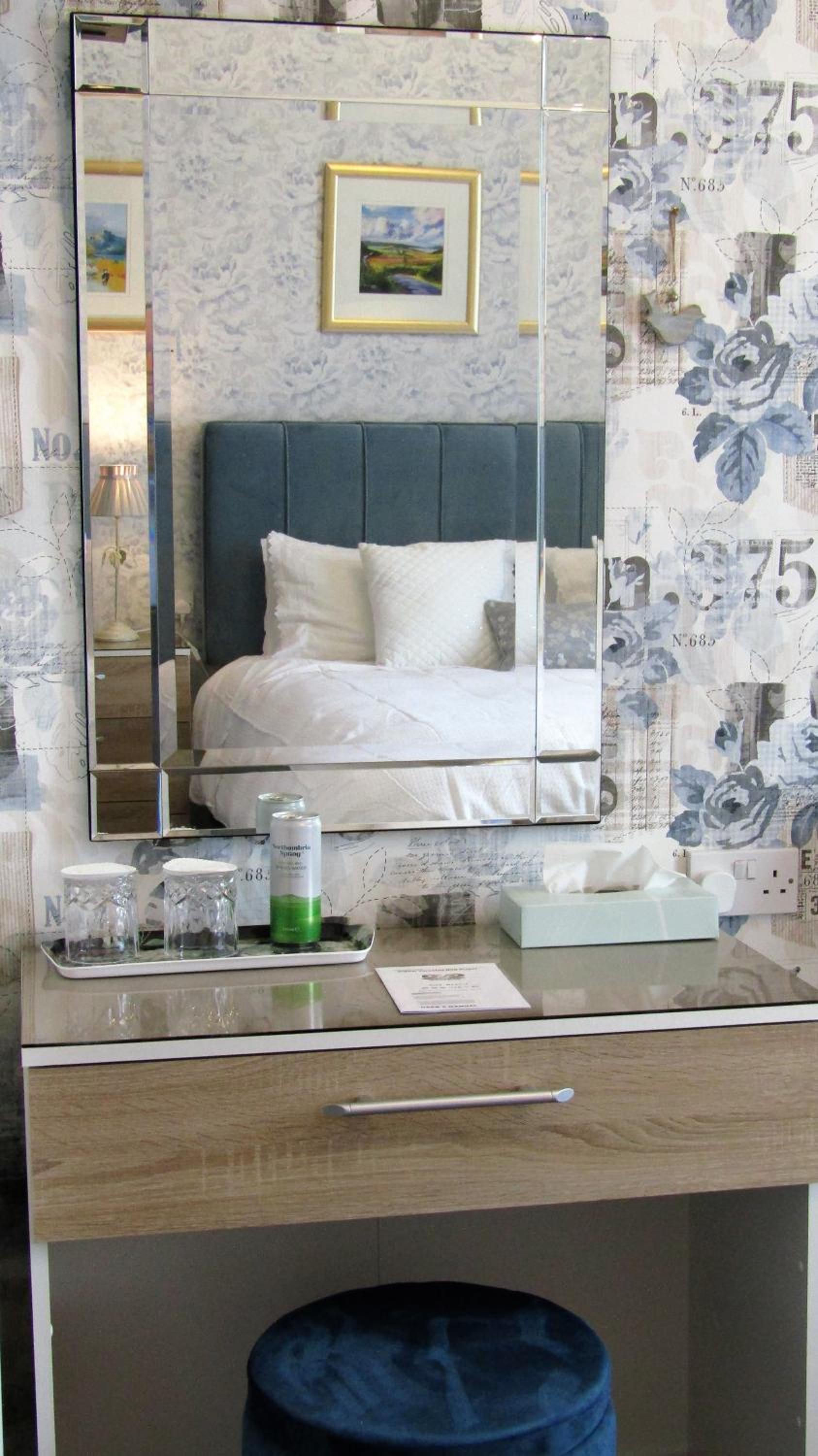 Deluxe Double Room with Shower photo 3