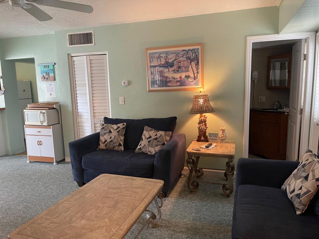 One-Bedroom Apartment photo 2