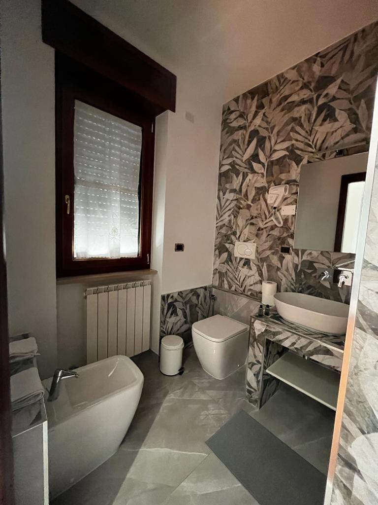 Double Room with Private Bathroom - Photo 4