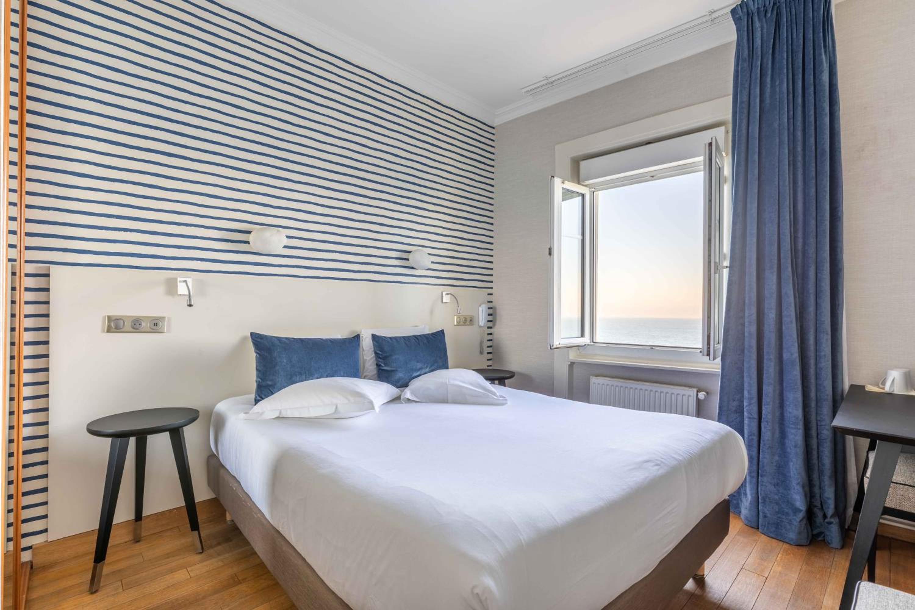 Standard Room with Sea View (2 people)