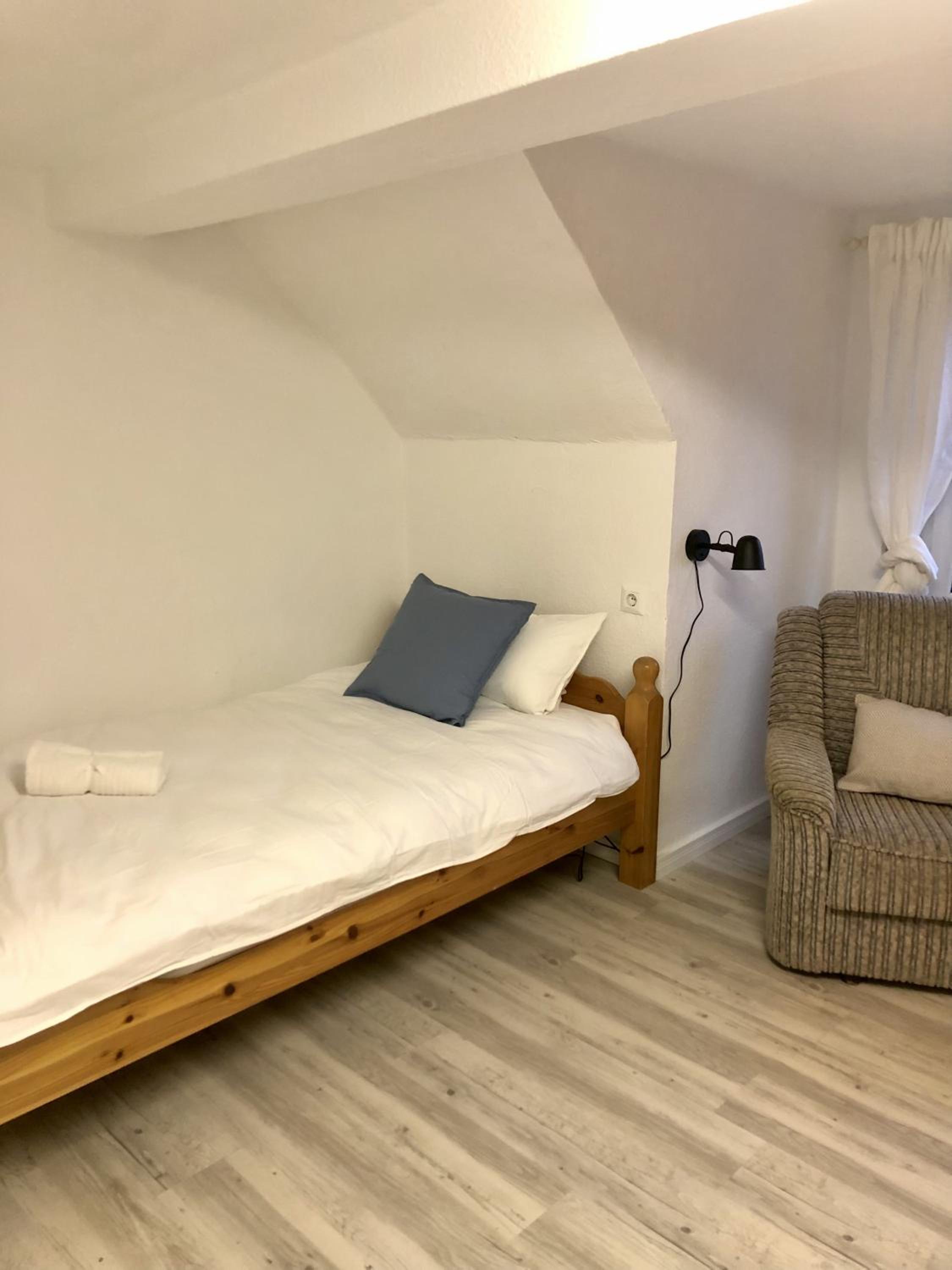 Twin Room with Shared Bathroom photo 2