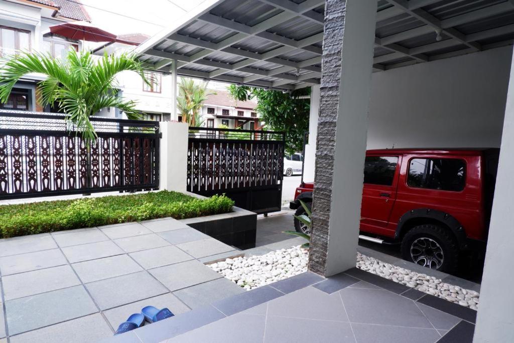 Three-Bedroom Villa photo 2