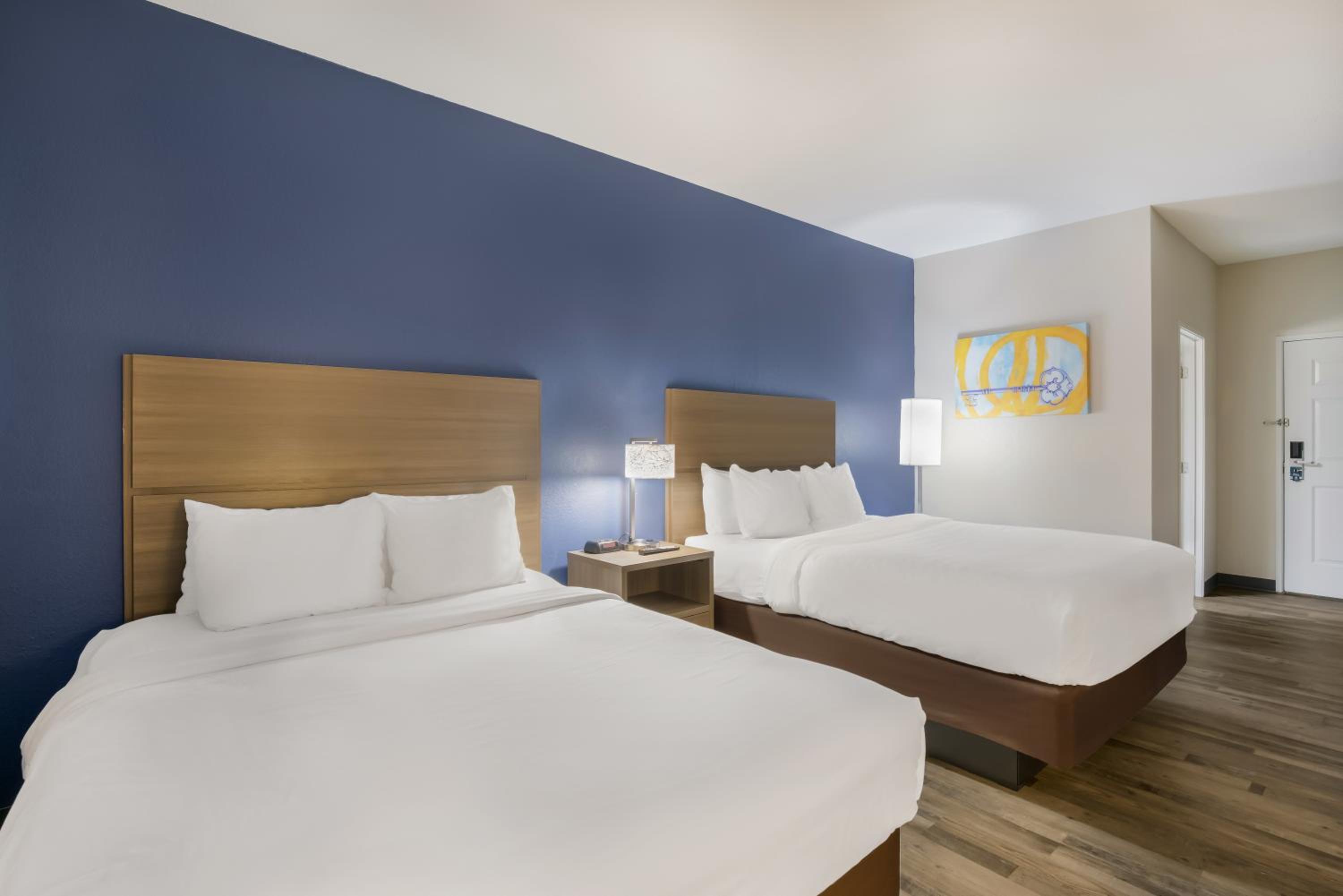 Efficiency Queen Suite with Two Queen Beds - Non Smoking - Photo 5