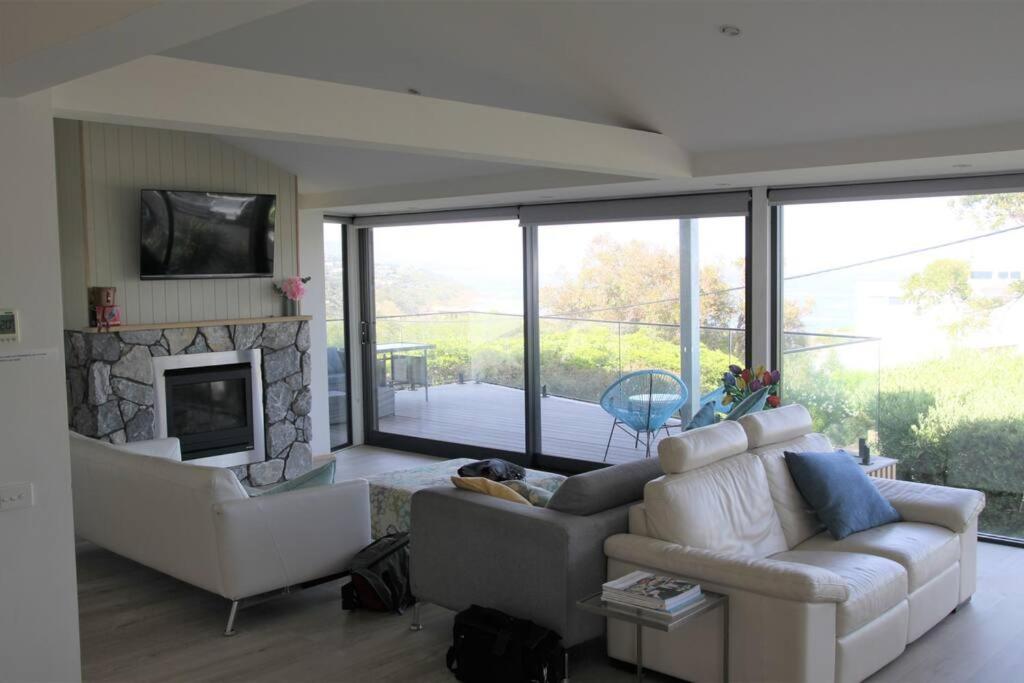 Five-Bedroom House photo 2