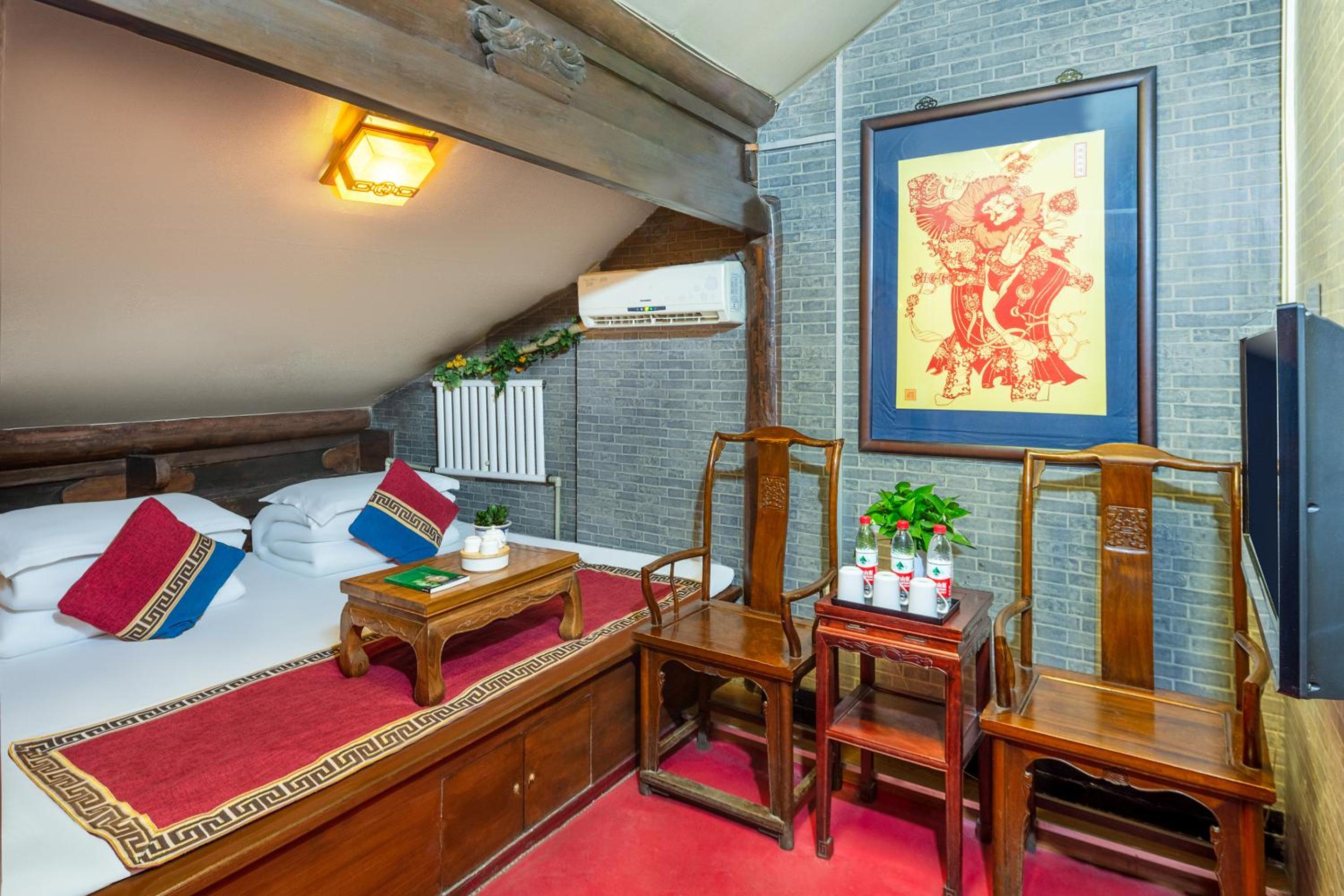 Luxury Attic Slopes Top Kang-bed Room