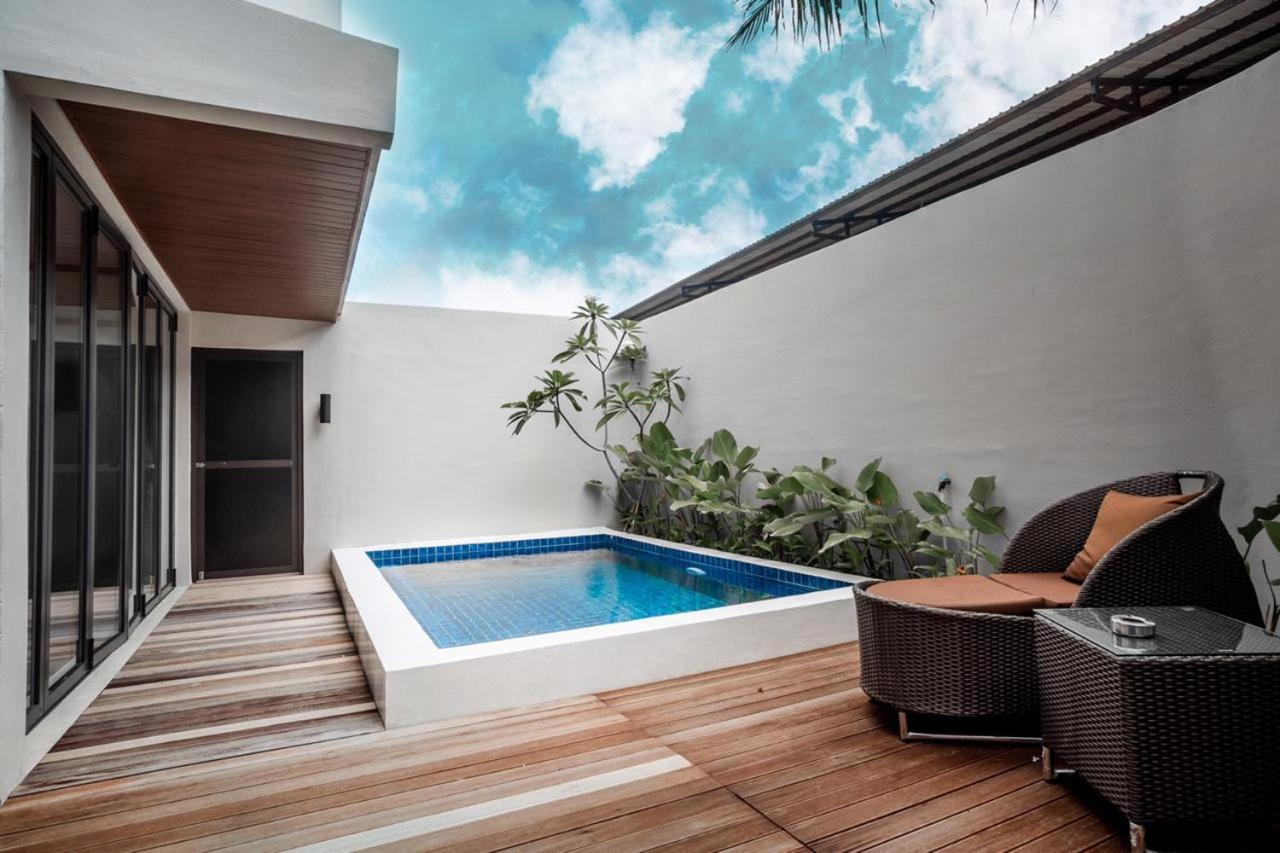 Studio with Pool View photo 2
