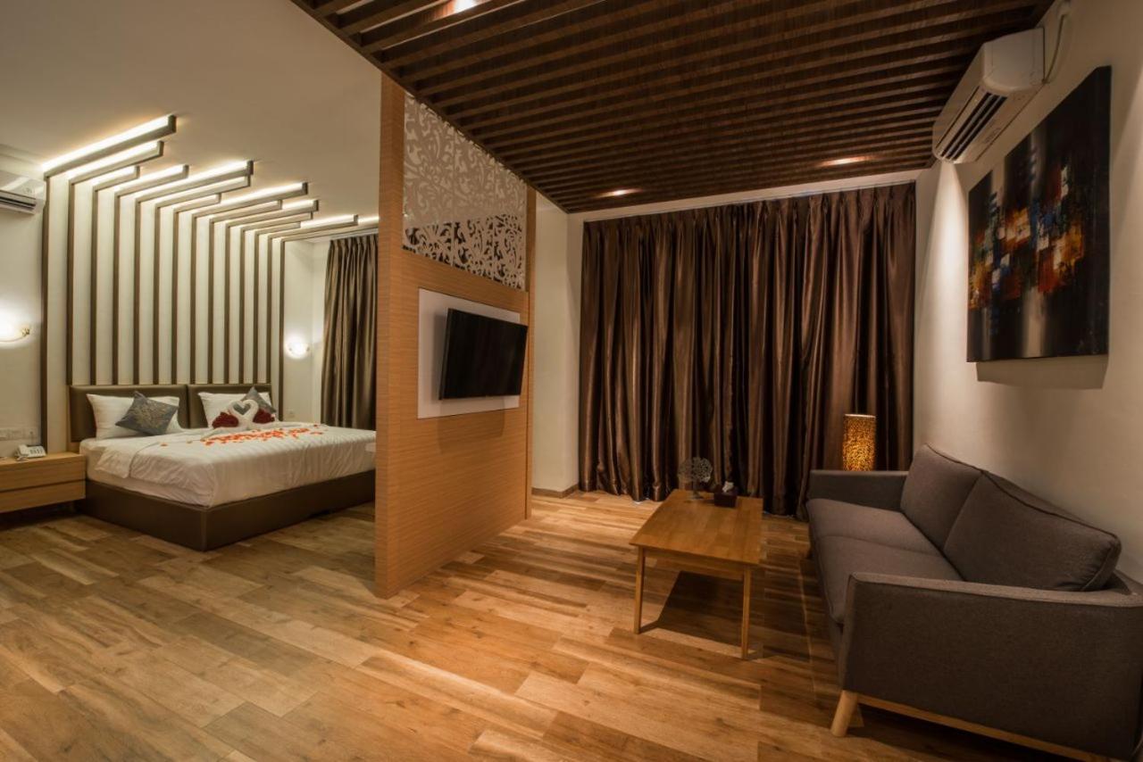 Double Room with Pool View