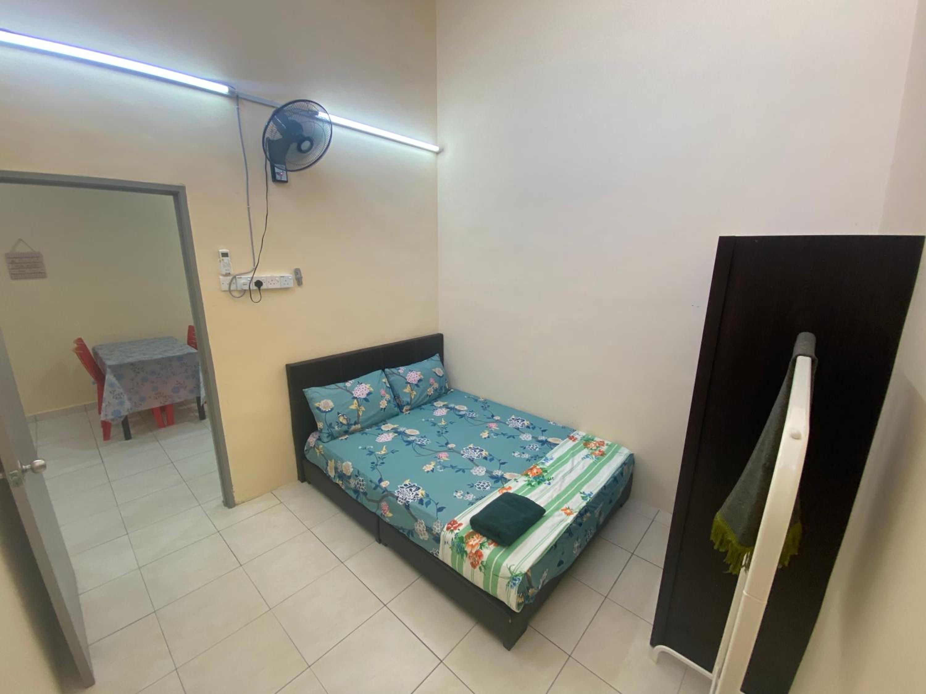Three-Bedroom House photo 2