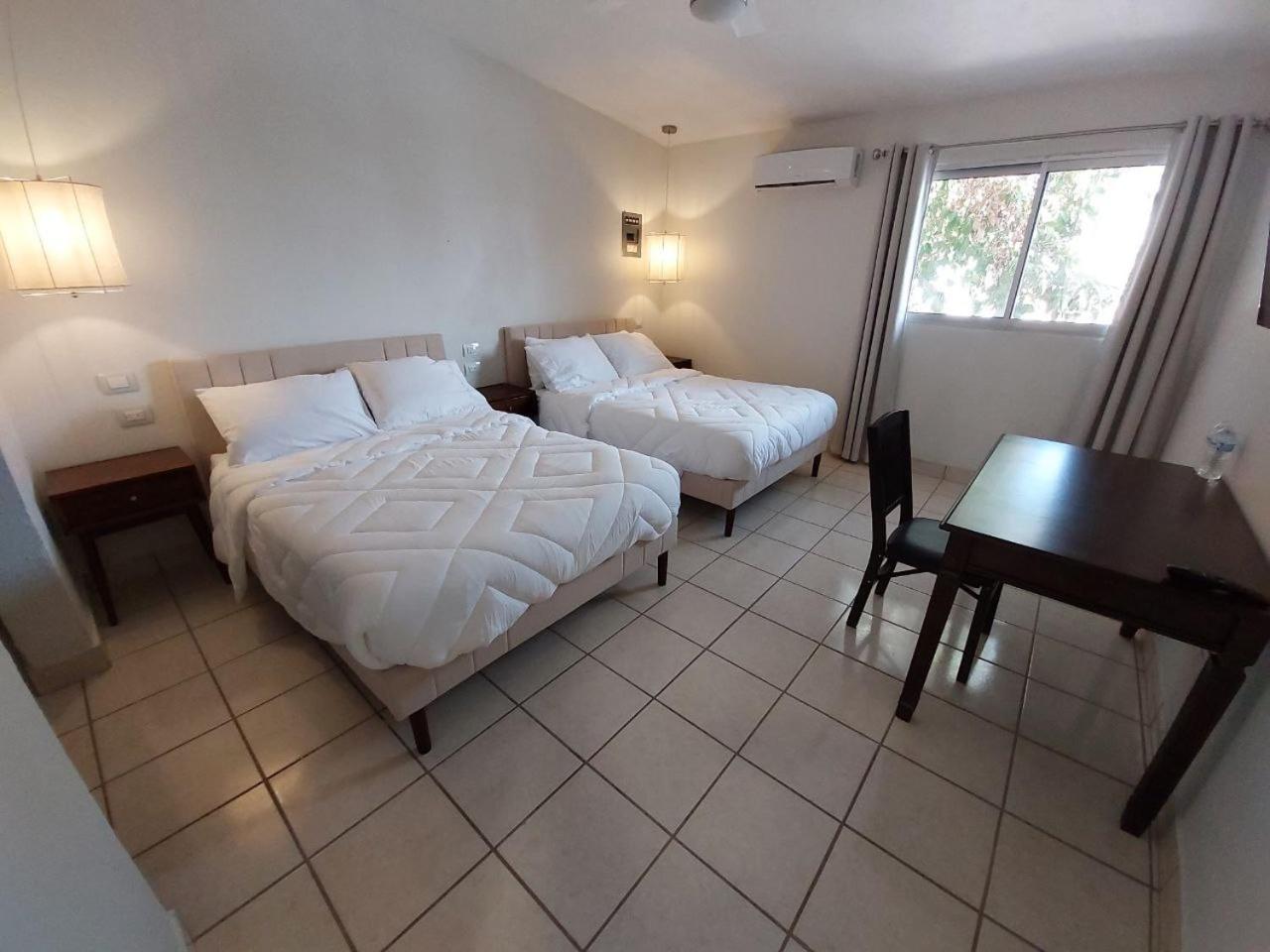 Twin Room - Photo 4