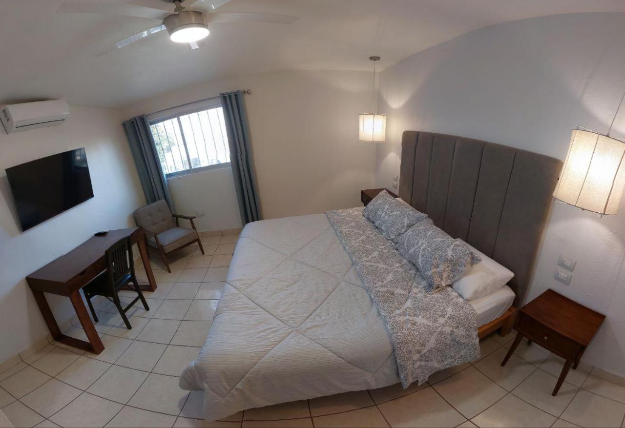 Queen Room - Photo 2