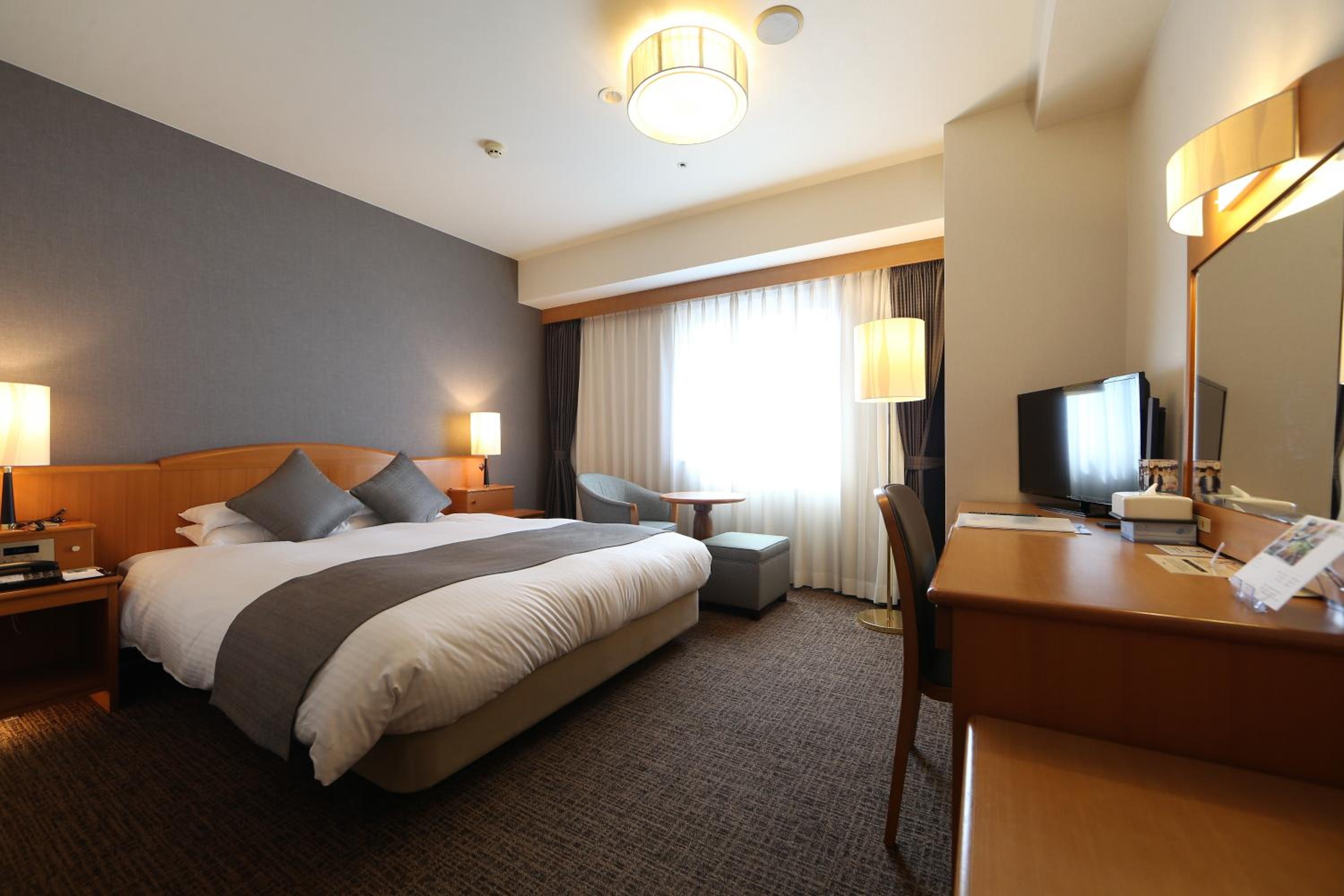 Queen Room with Park View - Non-Smoking - Photo 2
