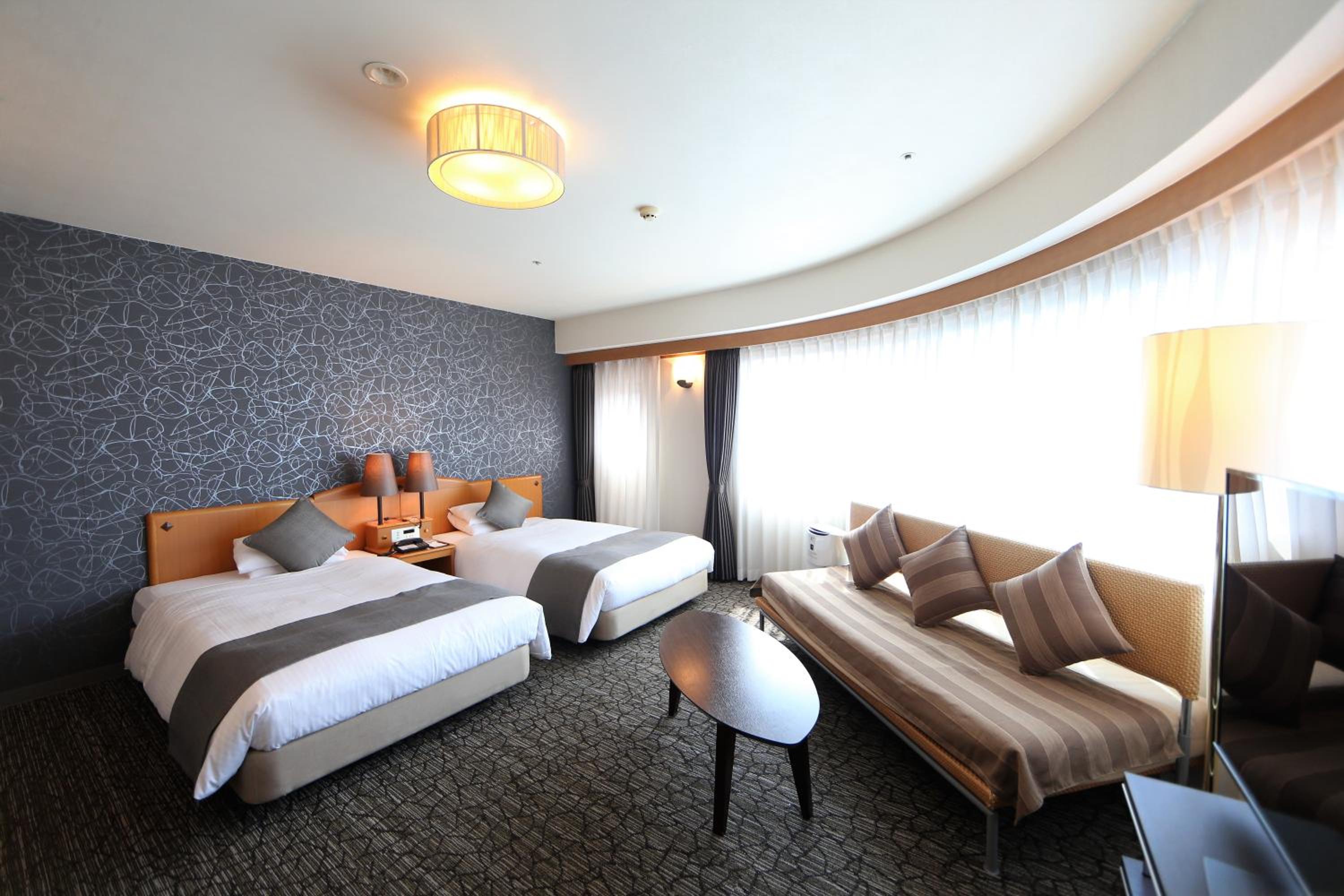 Corner Twin Room with Extra Bed - Non-Smoking - Photo 3
