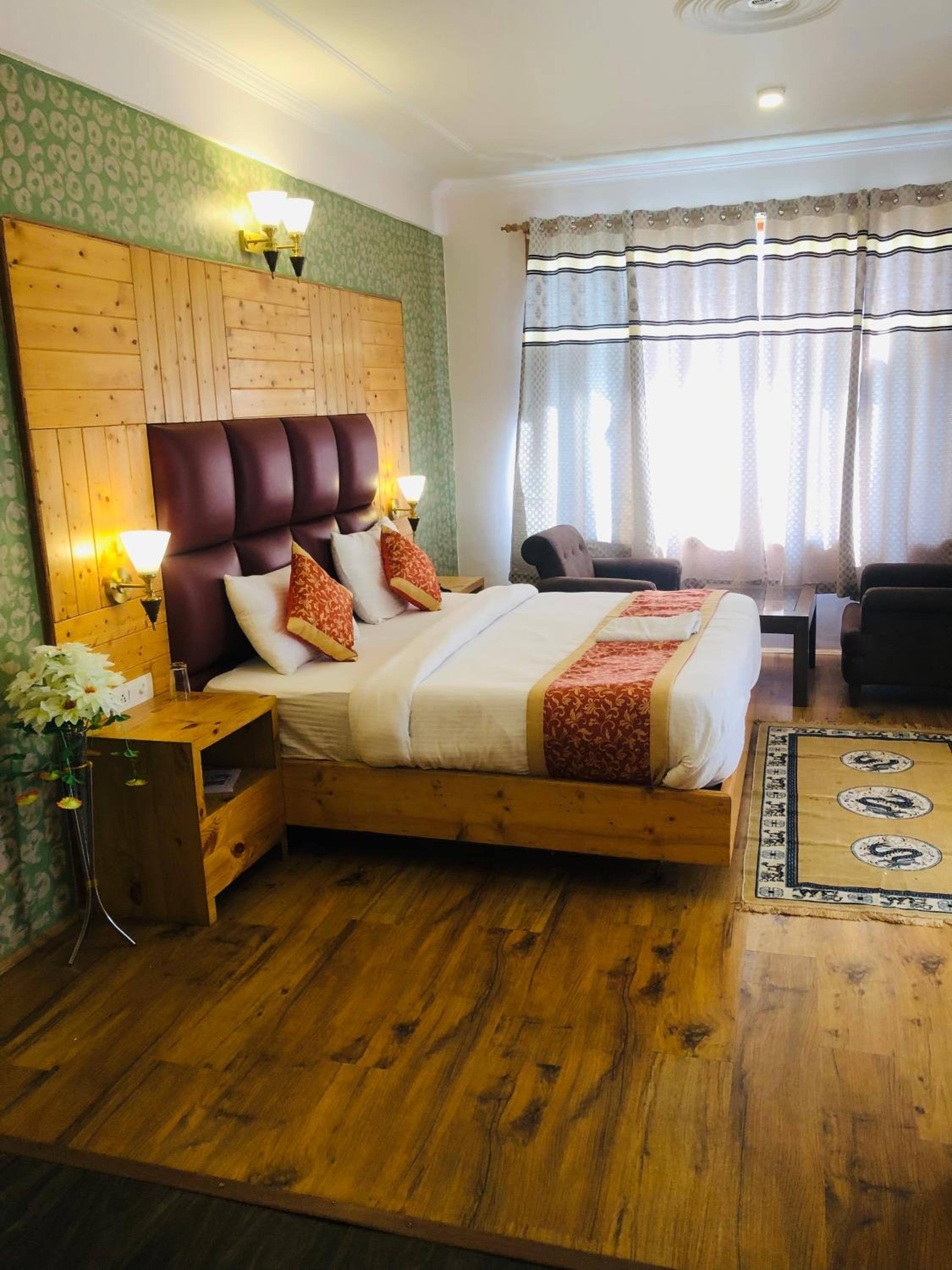 Superior King Room