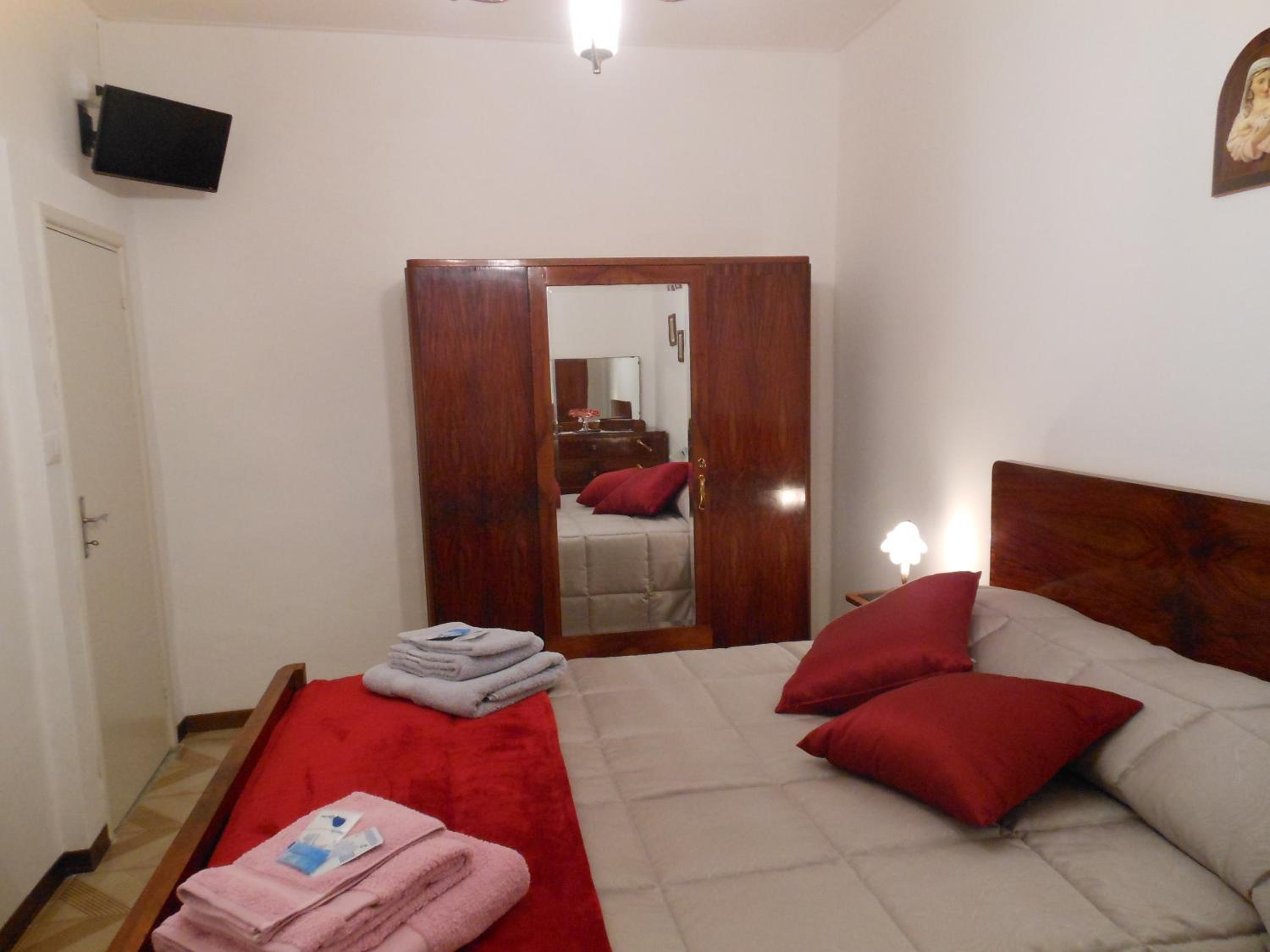 Double Room with Private Bathroom photo 1