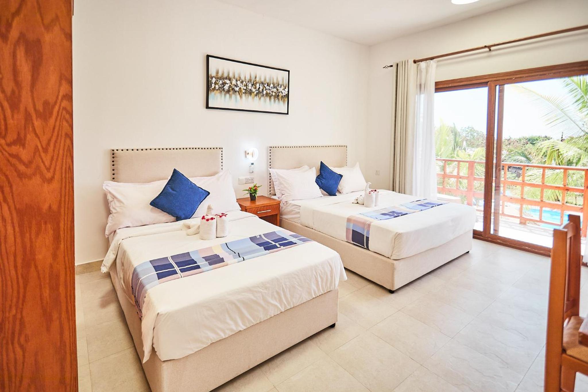 Deluxe Twin Room with Sea View - Photo 1