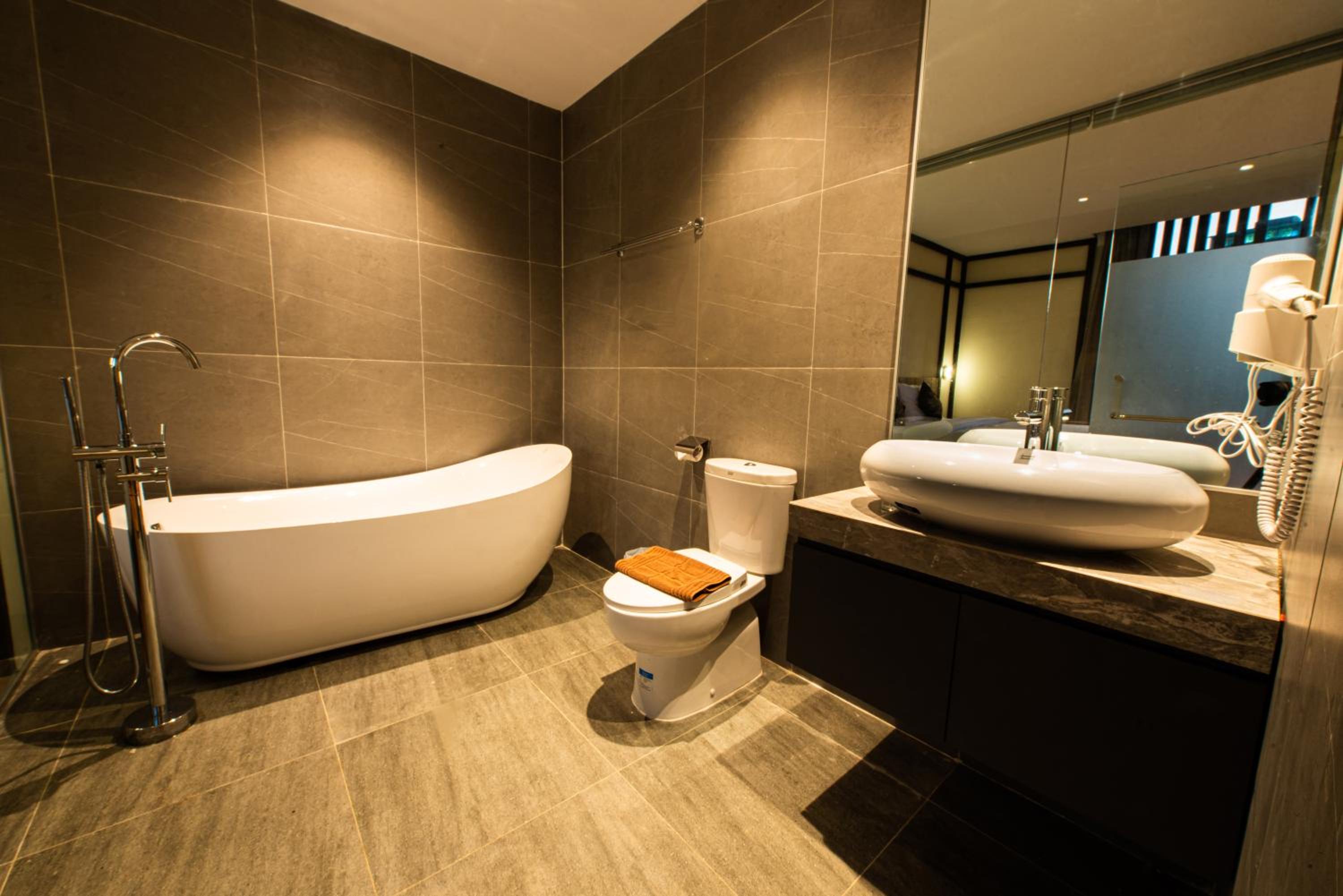 Quadruple Room with Bath photo 3