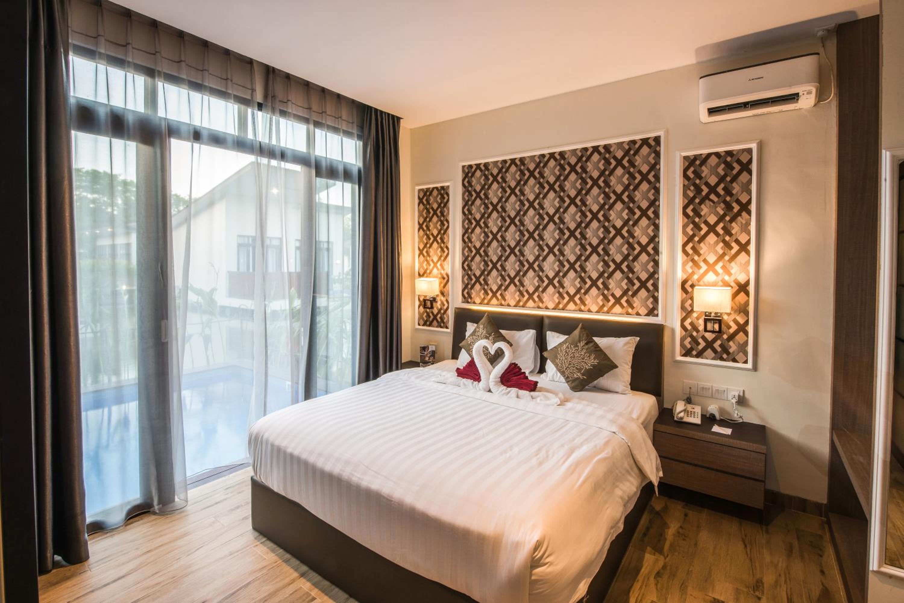 Deluxe Double Room with Bath